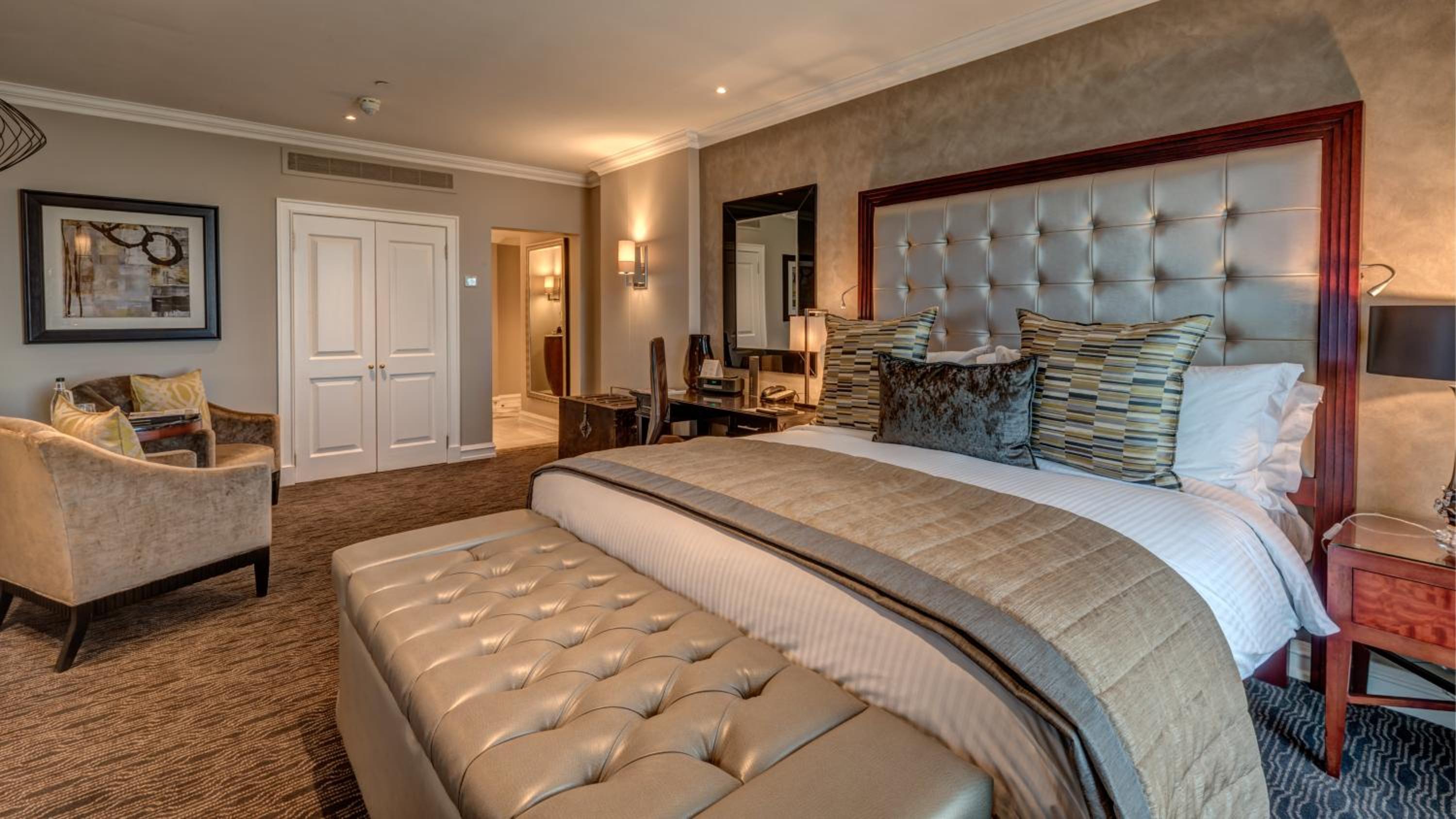 Junior King Suite - Photo 5