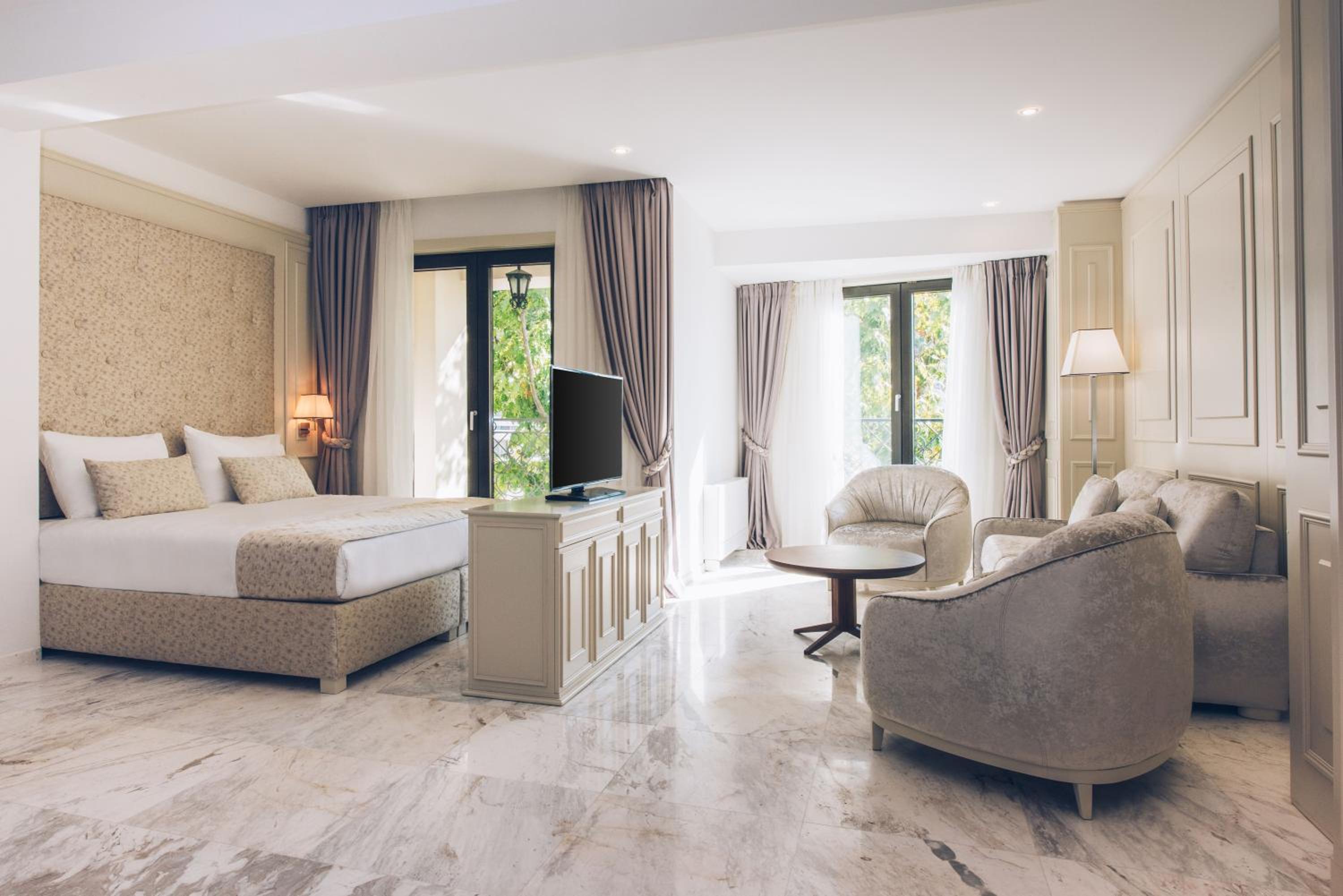 Junior Suite - Photo 1