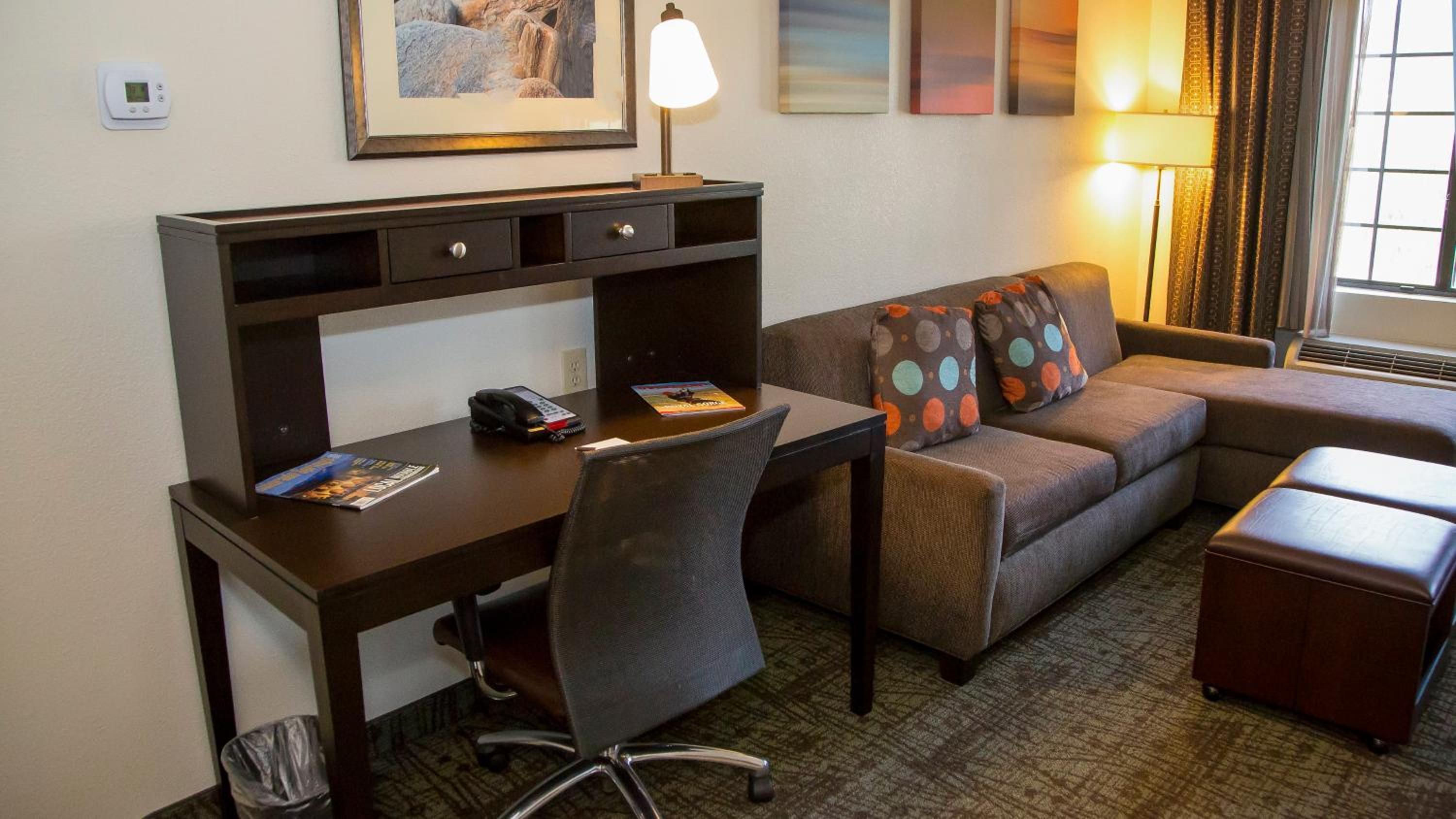 One-Bedroom Suite with Two Double Beds - Photo 10