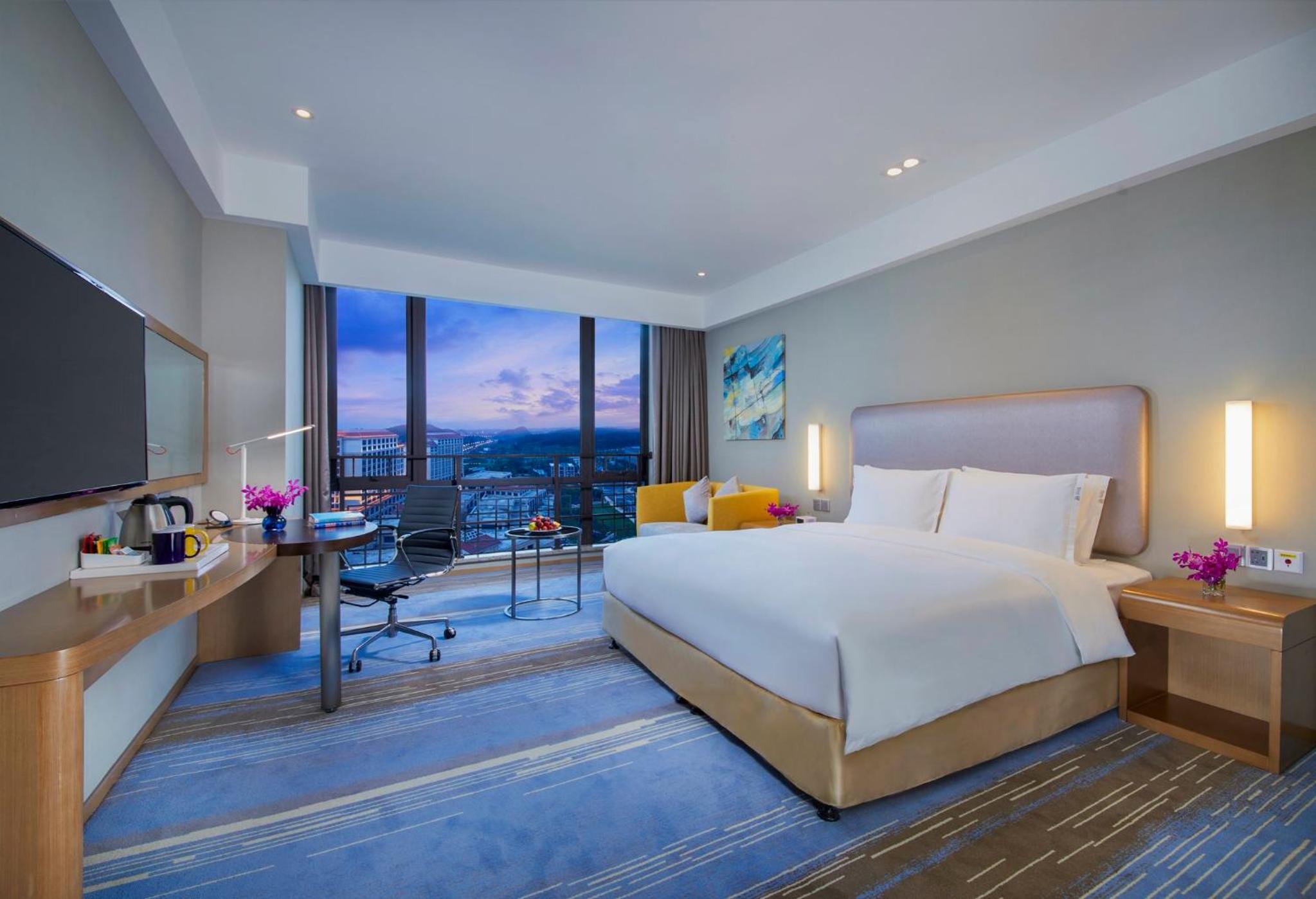 Standard King Room photo 2