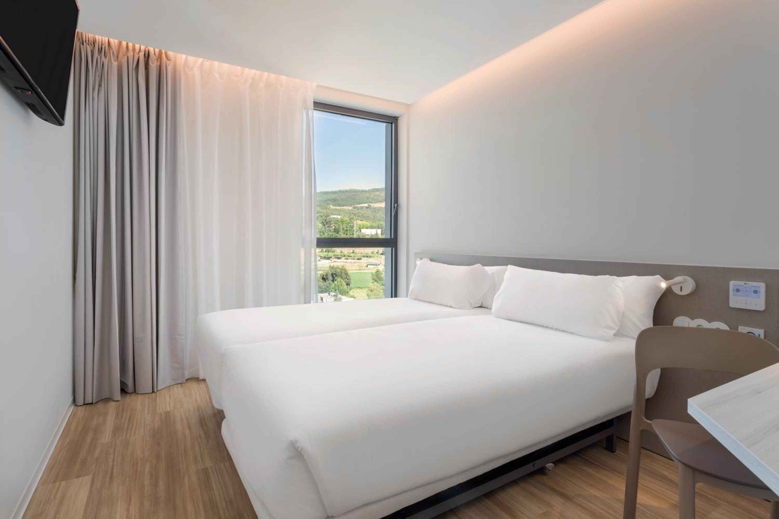 Twin Room - Photo 1