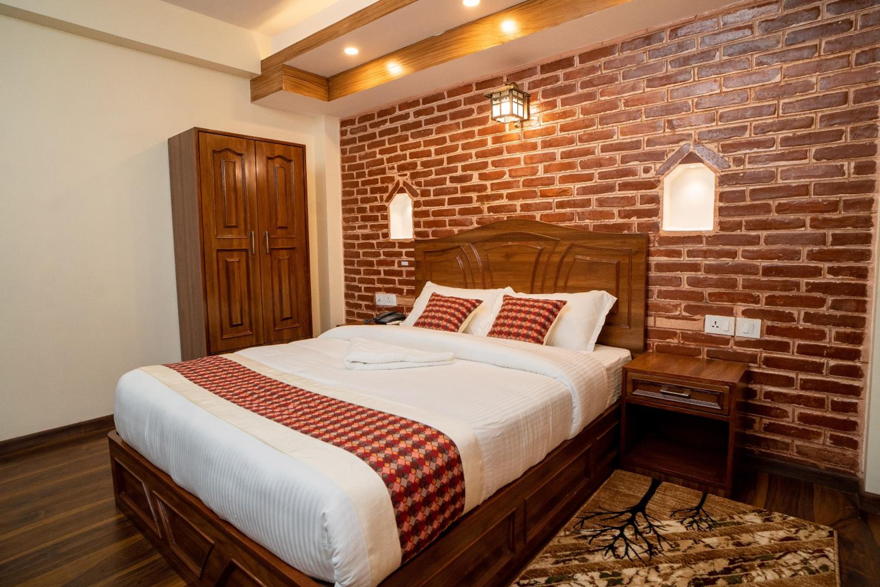 Deluxe Double or Twin Room - Photo 4