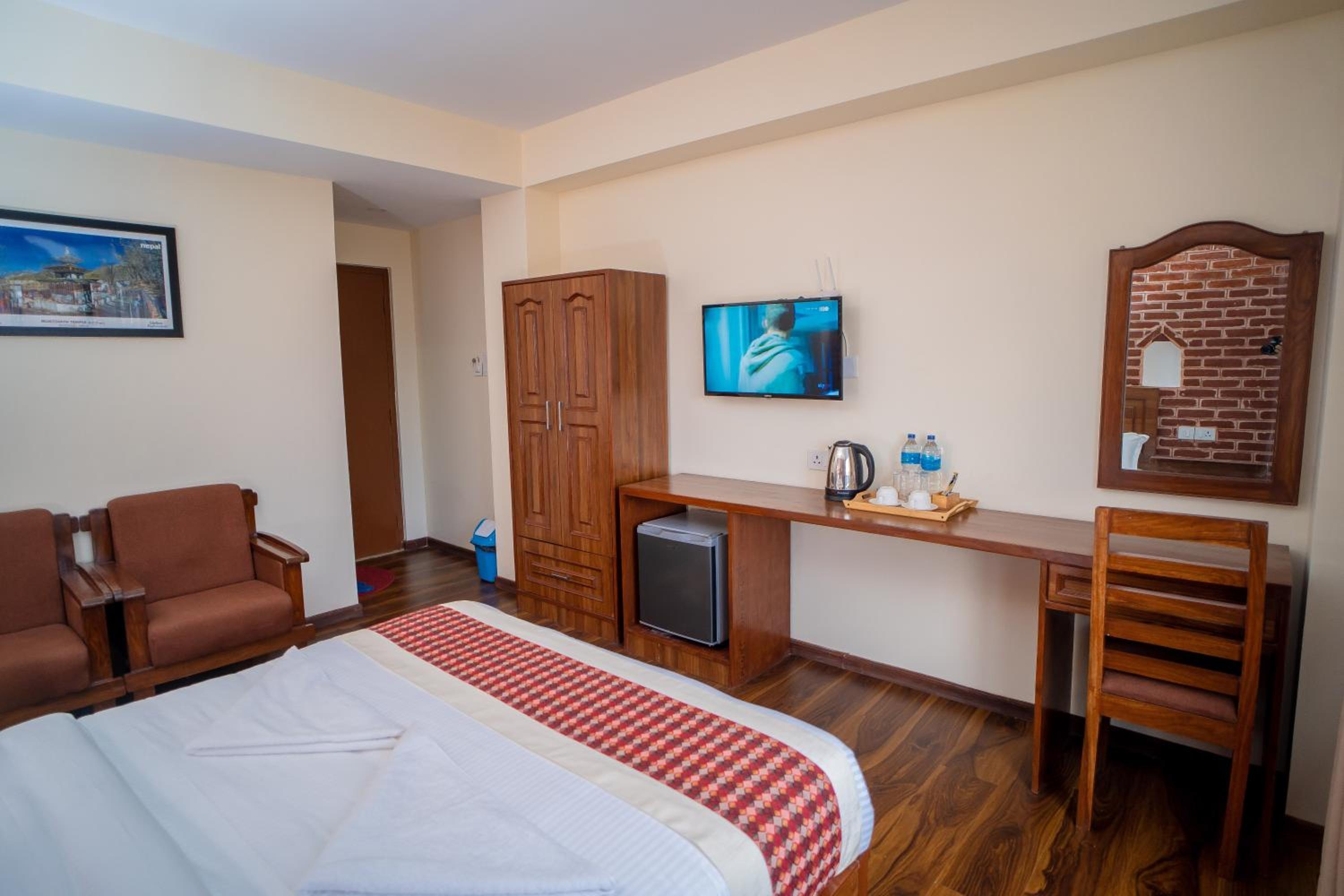 Deluxe Double or Twin Room with Balcony - Photo 2