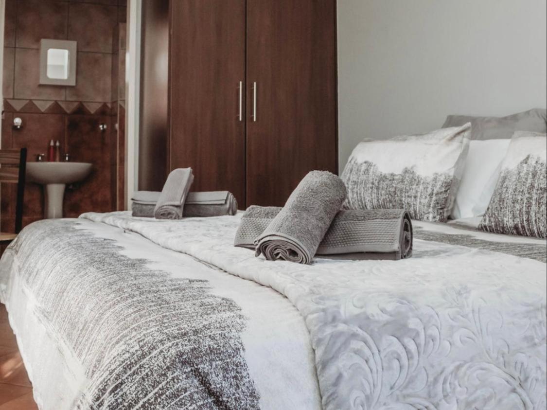 Standard King Room photo 1