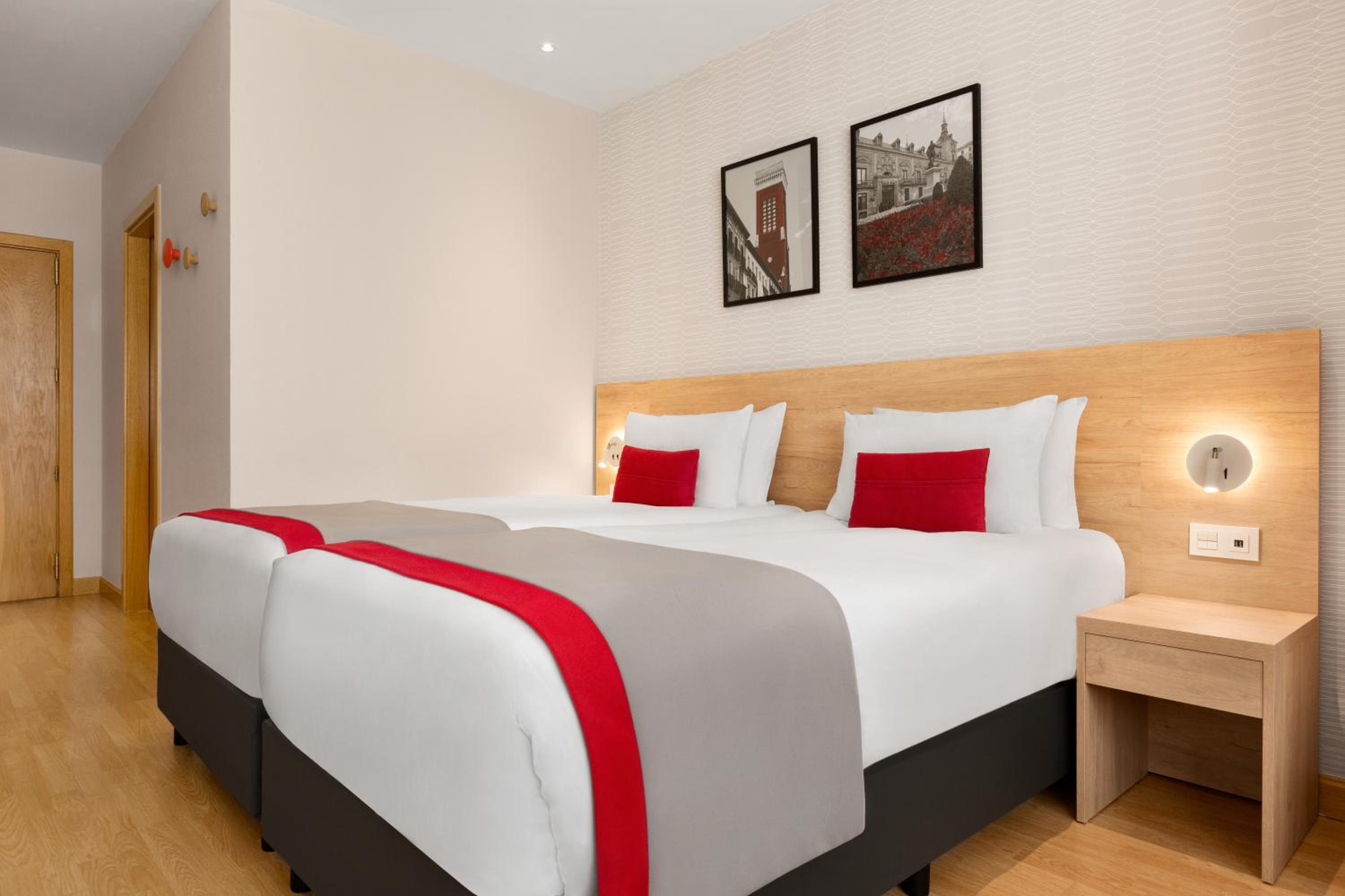 Double Room - Mobility Access photo 3