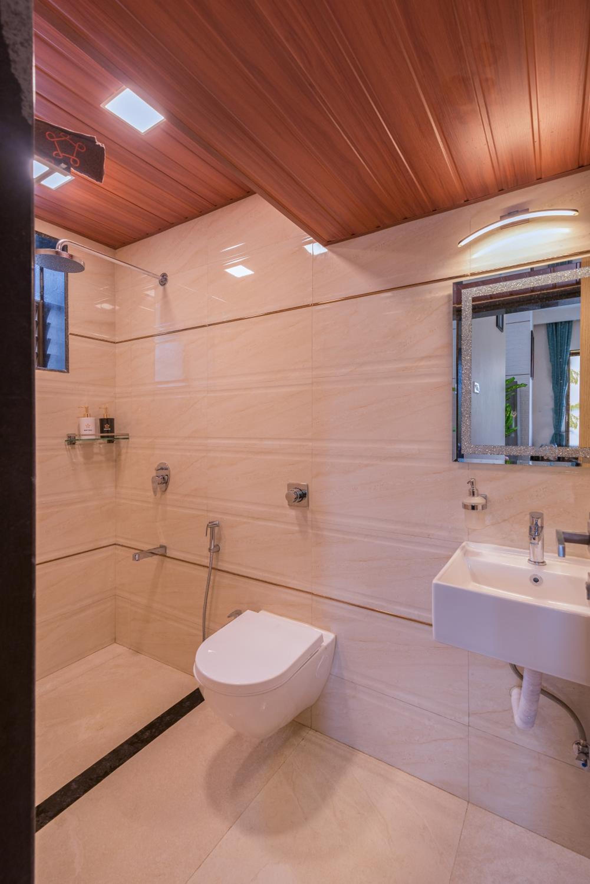 Villa with Private Pool - Photo 14