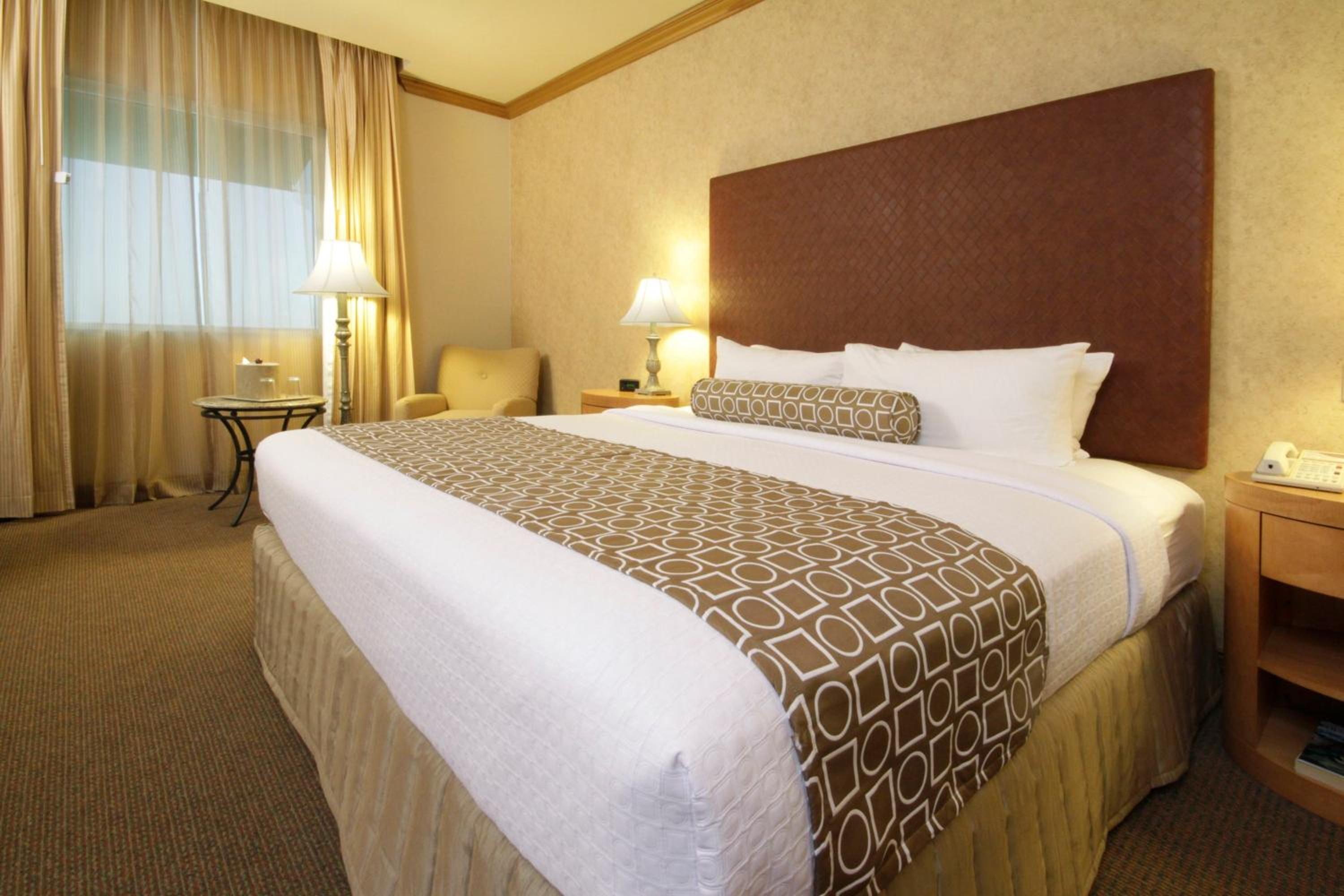 Standard King Room - Photo 2