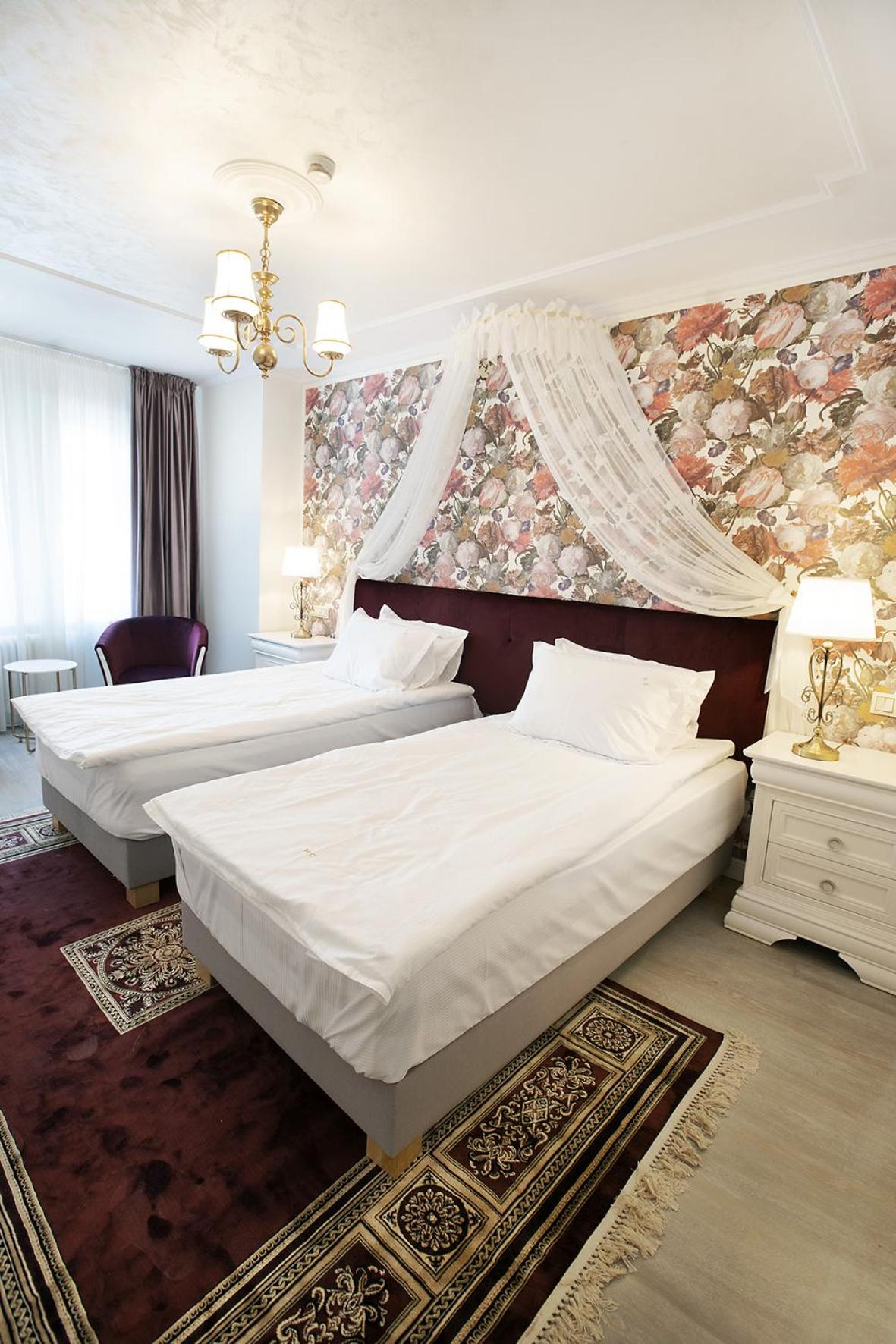 Standard Twin Room - Photo 2