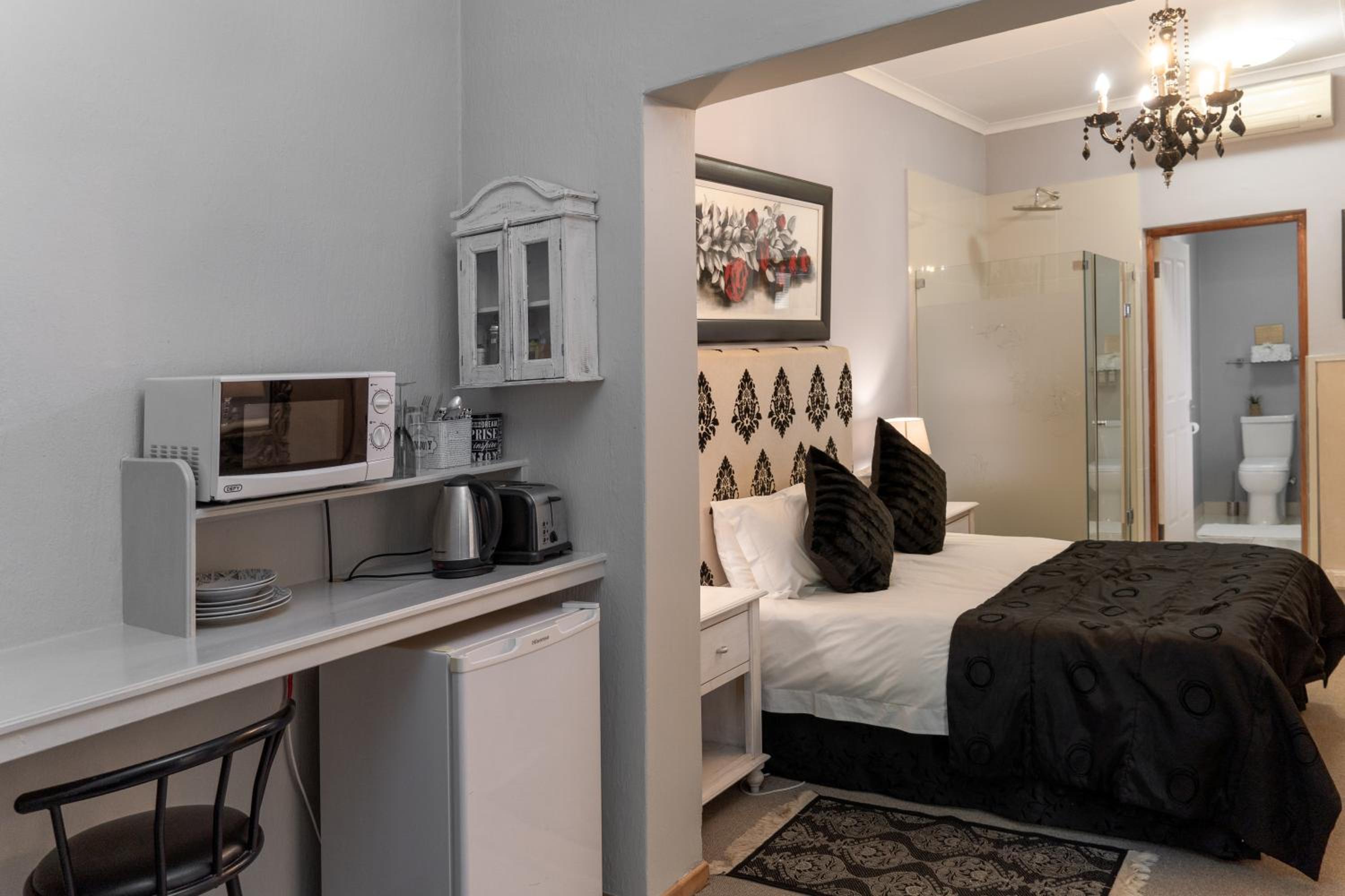 Standard Double Room photo 2