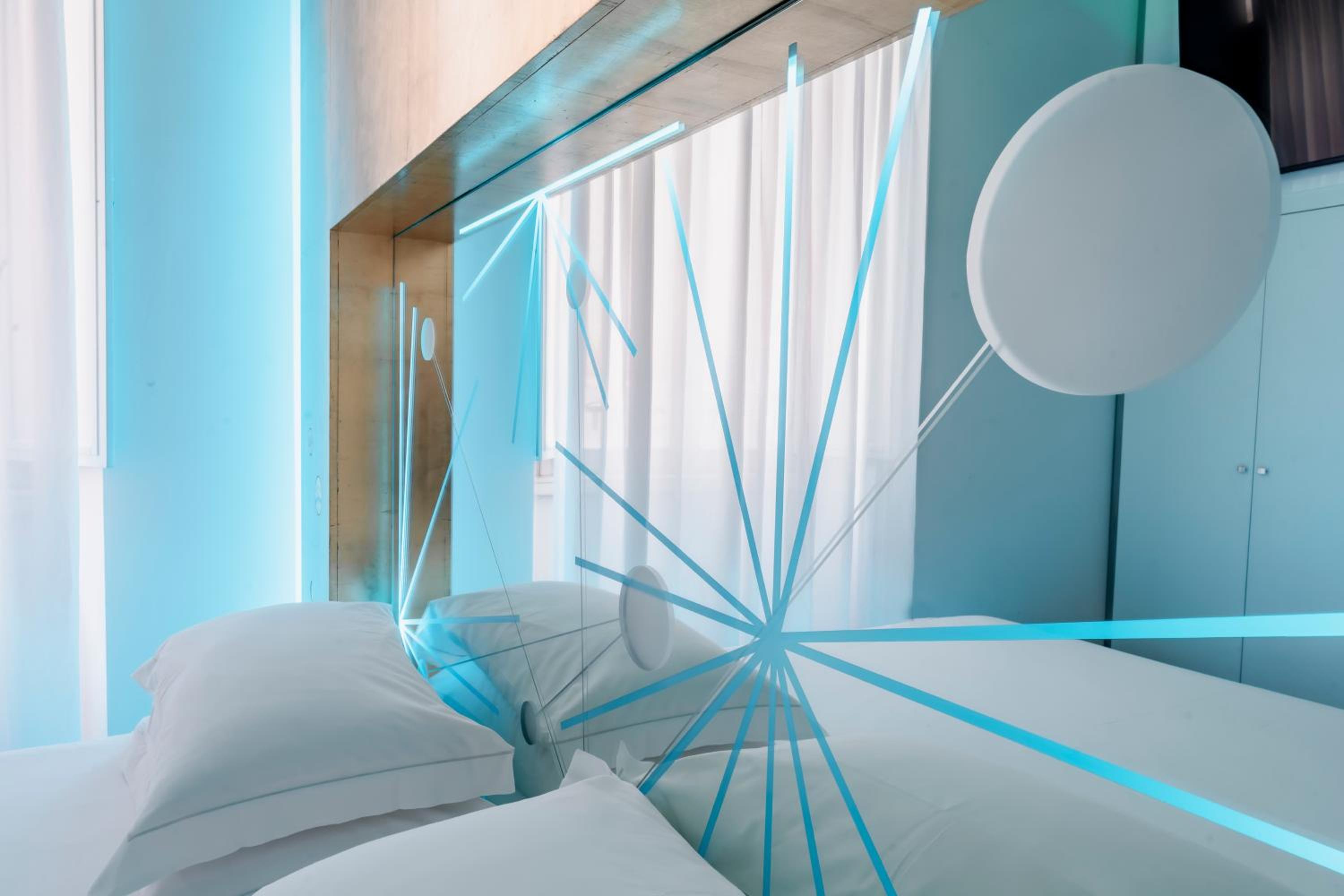 Superior Double Room thumbnail 5