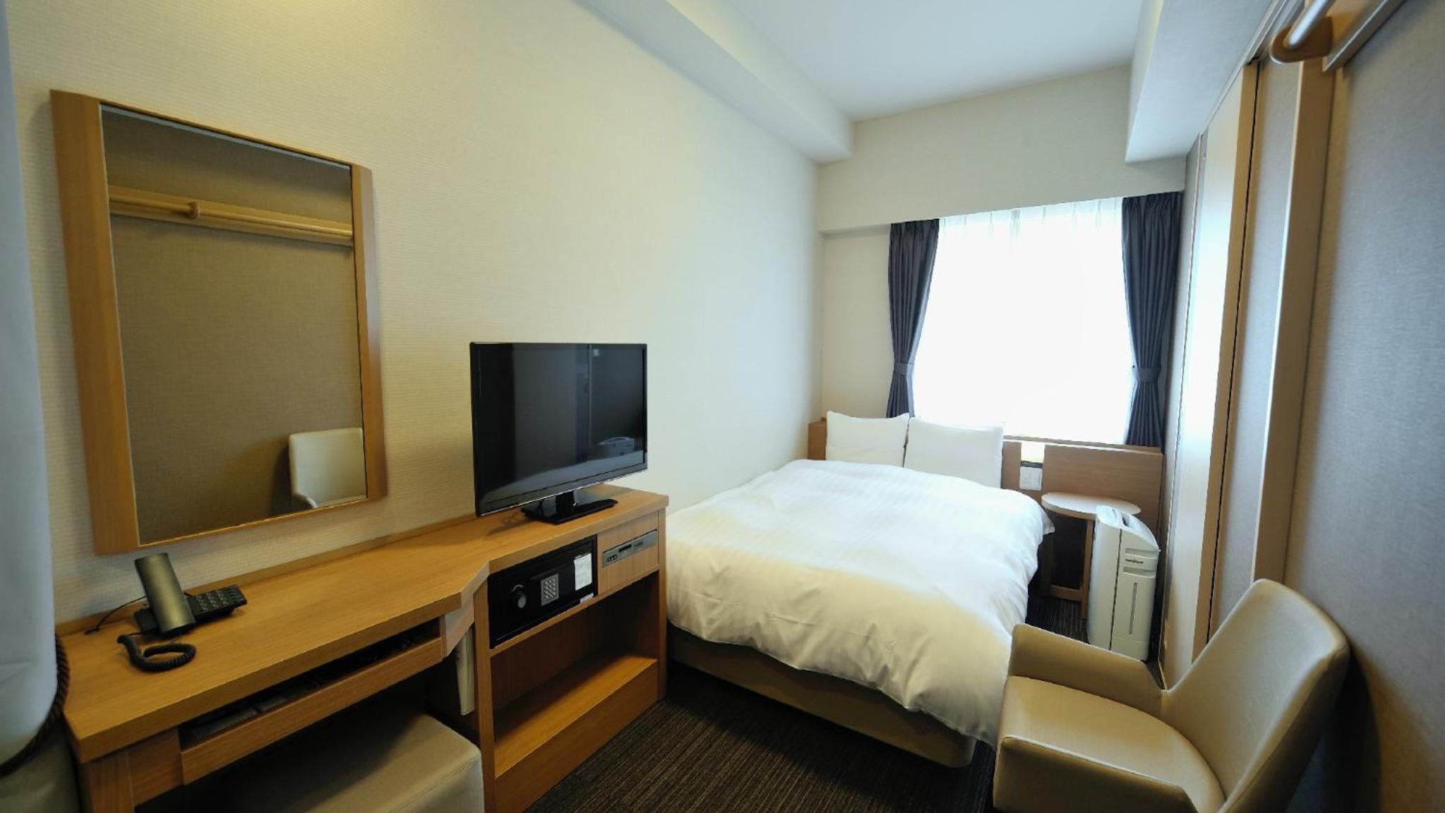 Moderate Double Room with Small Double Bed - Non-Smoking - No Daily Cleaning photo 3