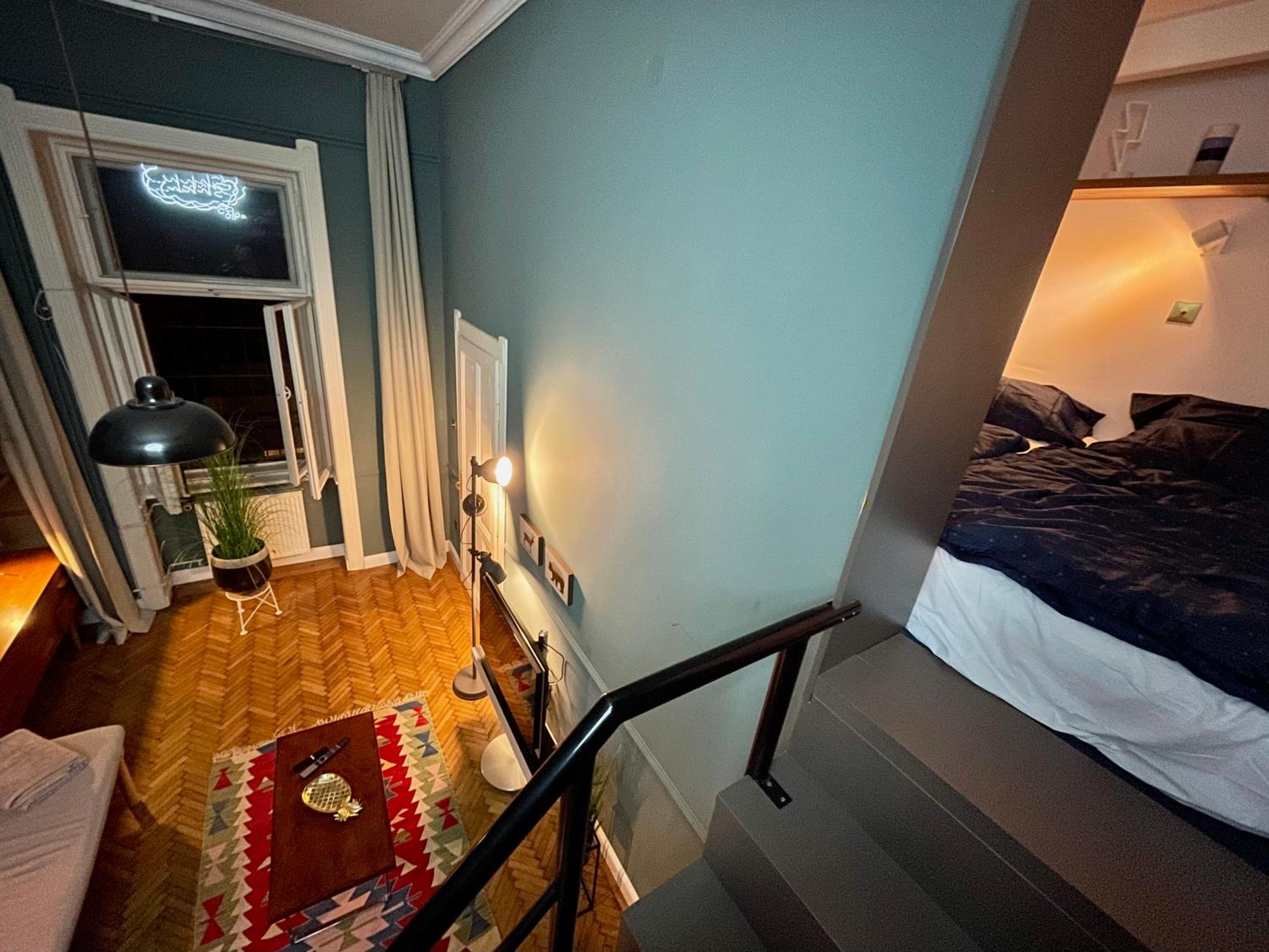One-Bedroom Apartment - Photo 12