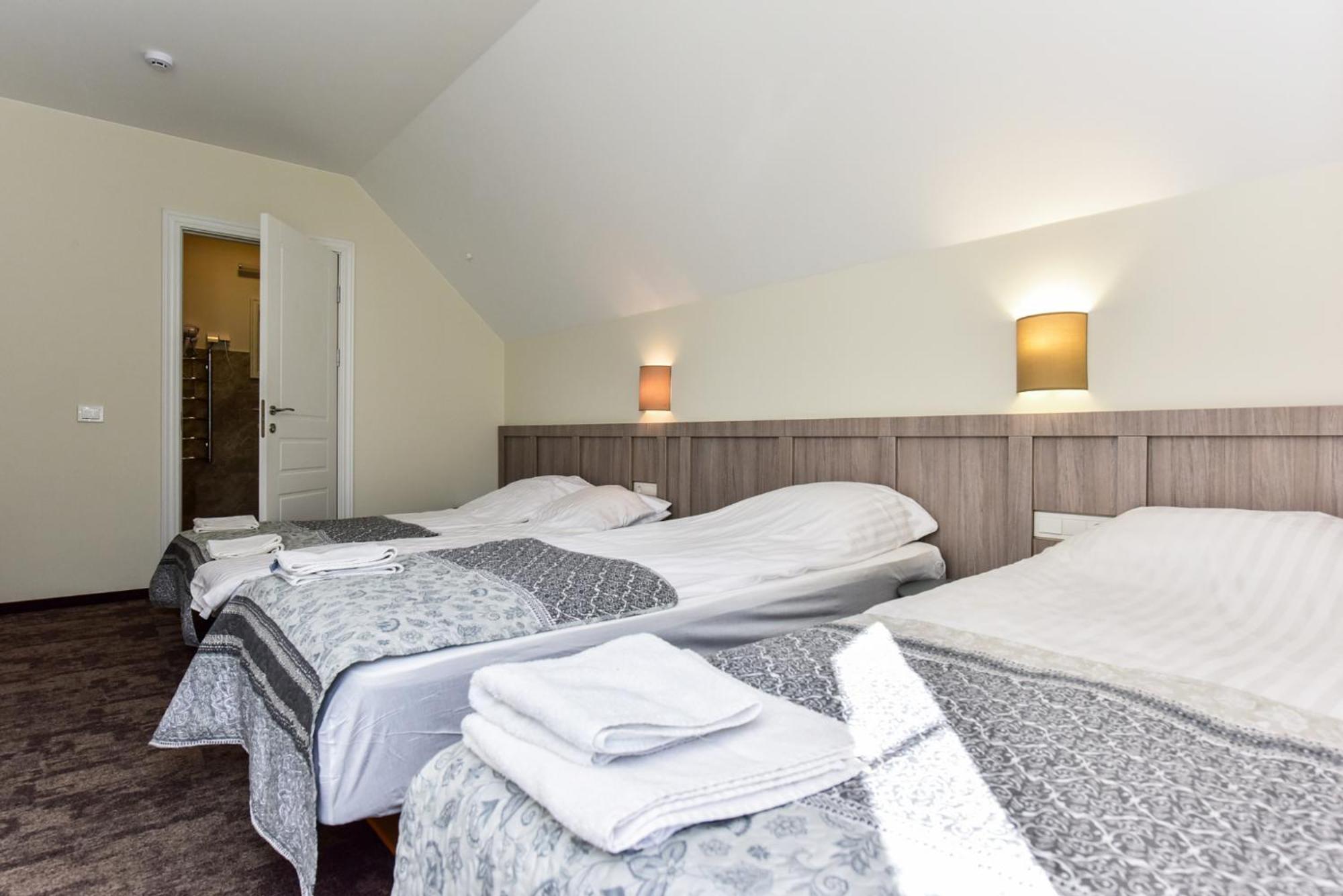 Standard Double or Twin Room photo 3