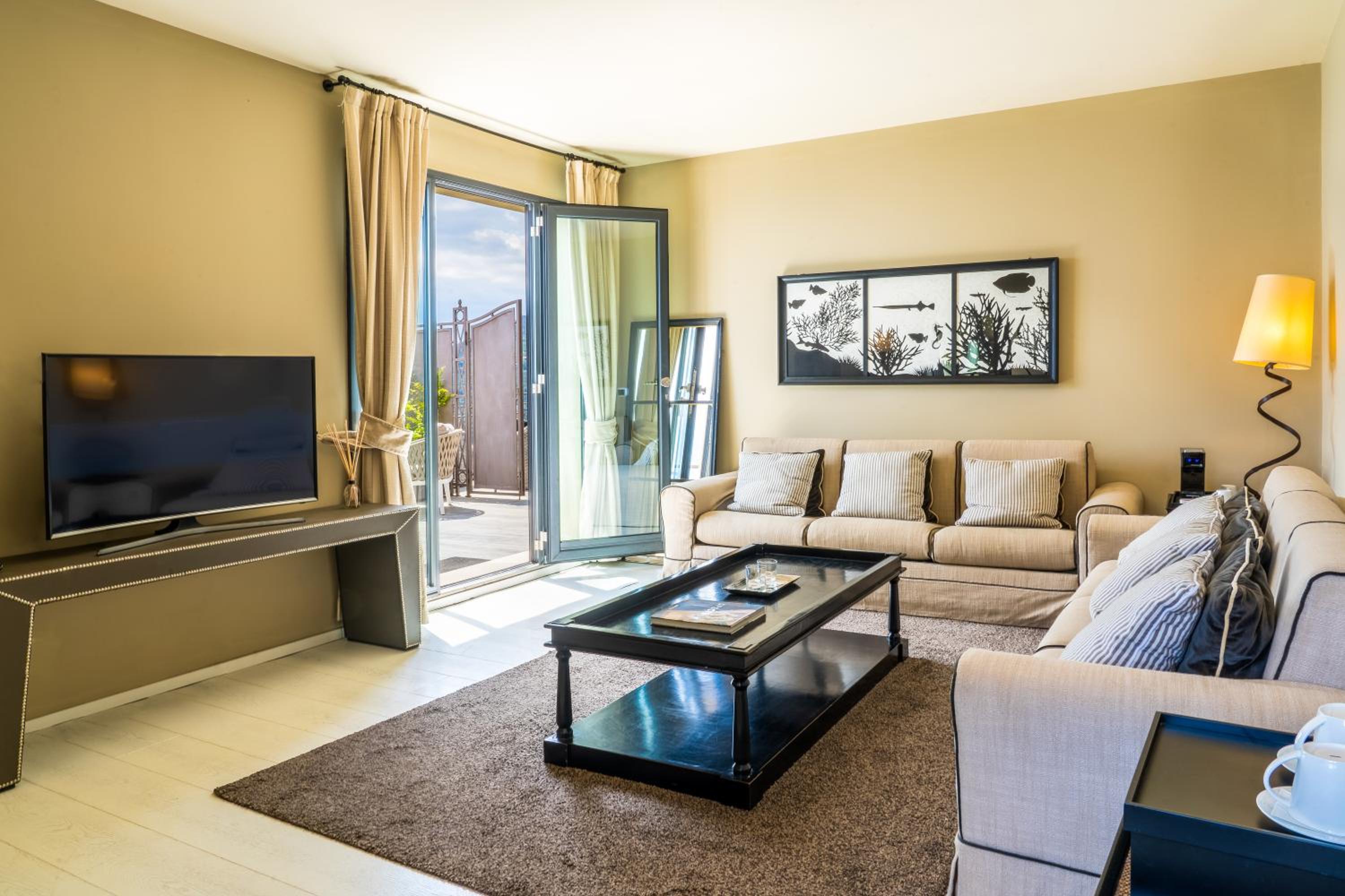 Exclusive Suite with Sea View thumbnail 6