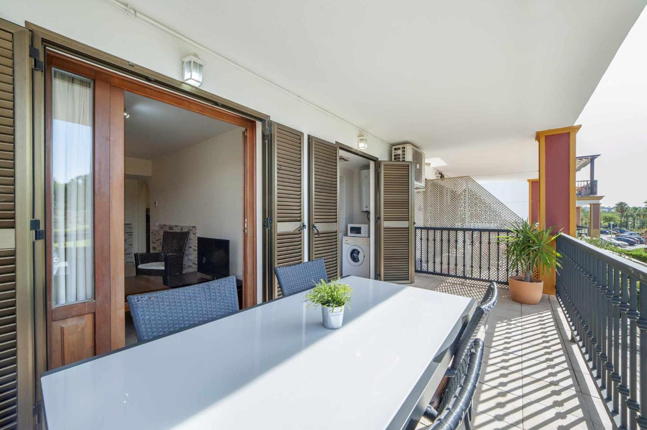 Apartment with Pool View  photo 2