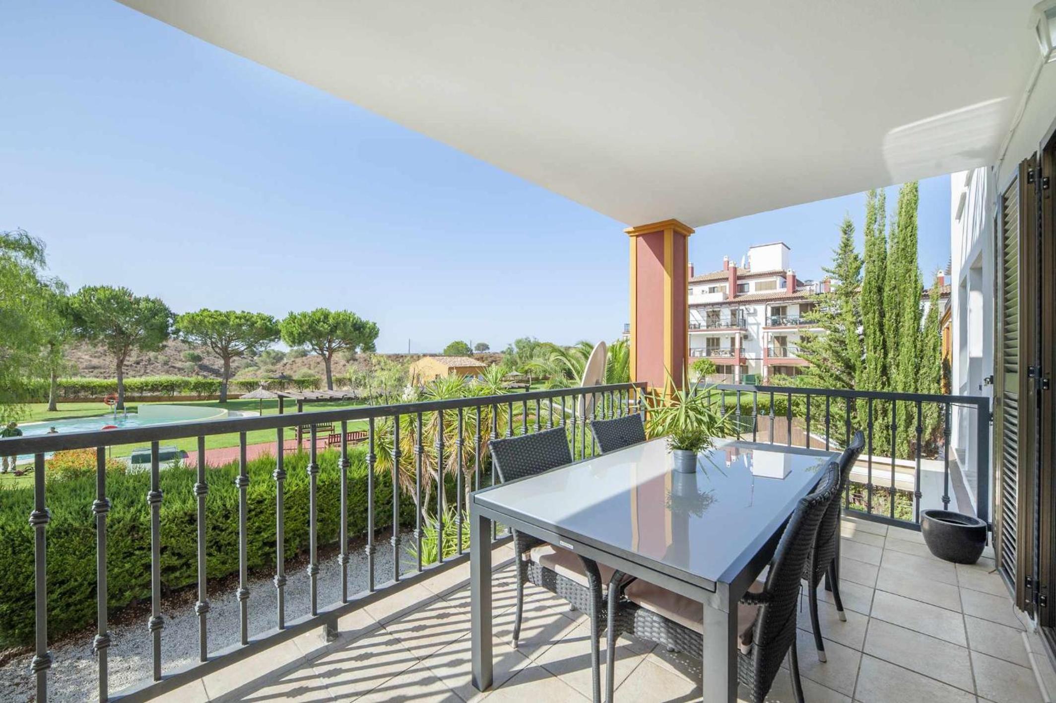 Apartment with Pool View  photo 3