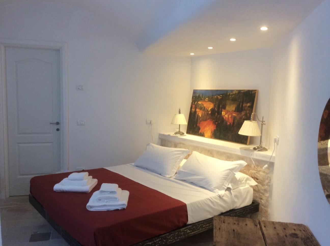 Suite - Photo 11