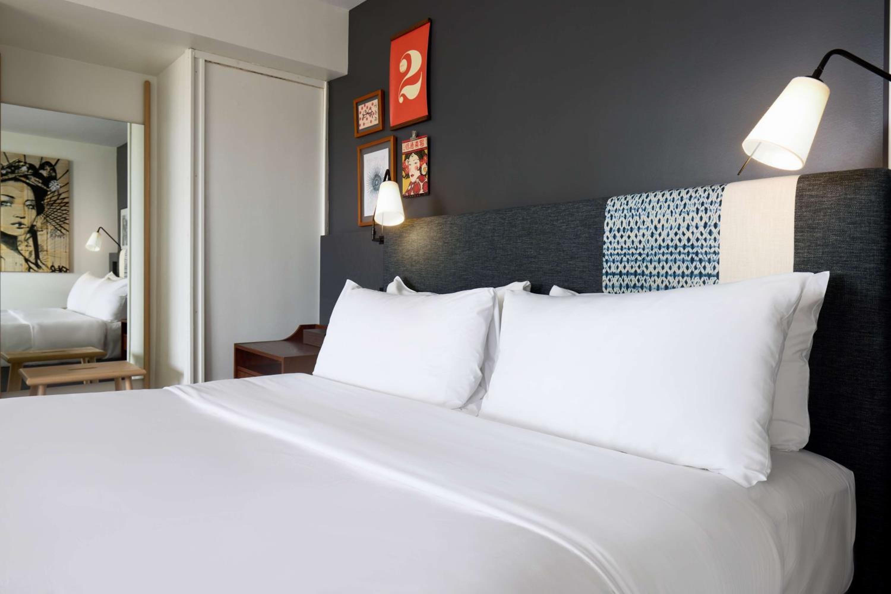 Corner King Room - Photo 1