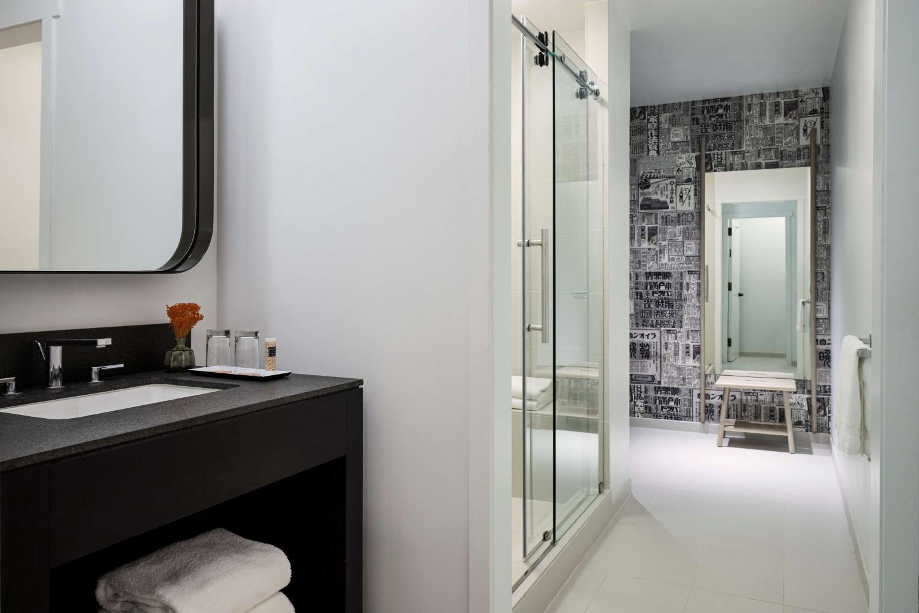 Loft Suite - Photo 12