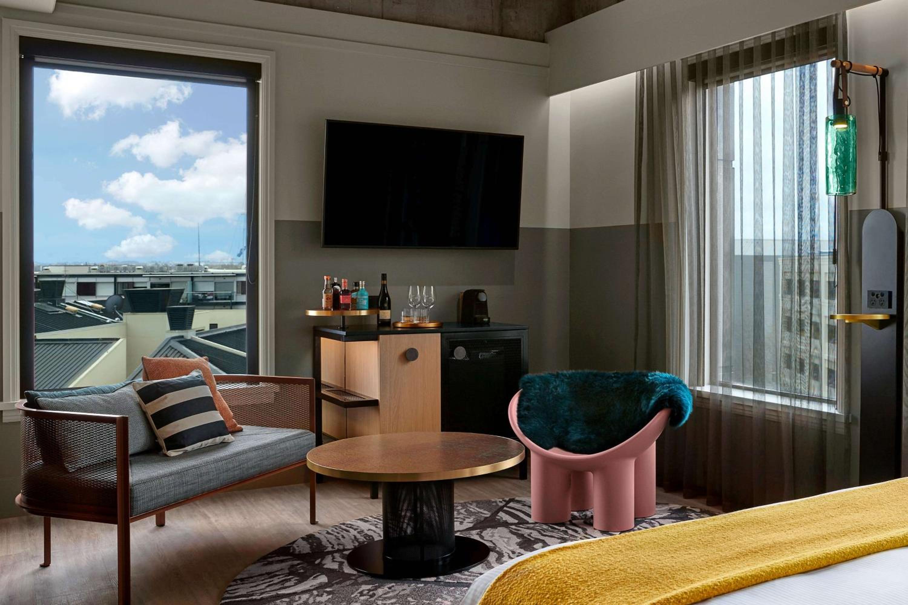 Deluxe Corner Room - Photo 1