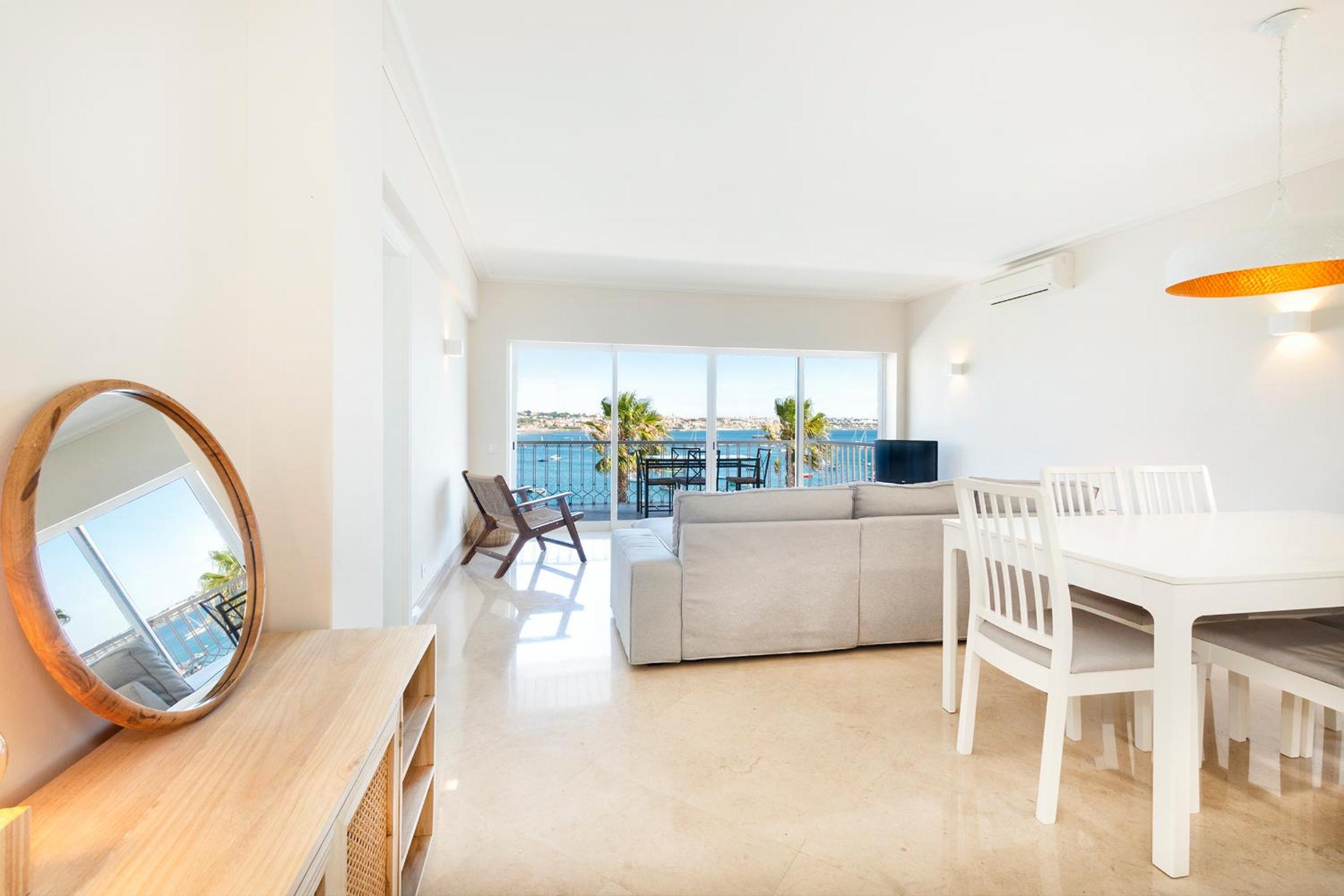 Two-Bedroom Deluxe Apartment with Ocean View photo 3