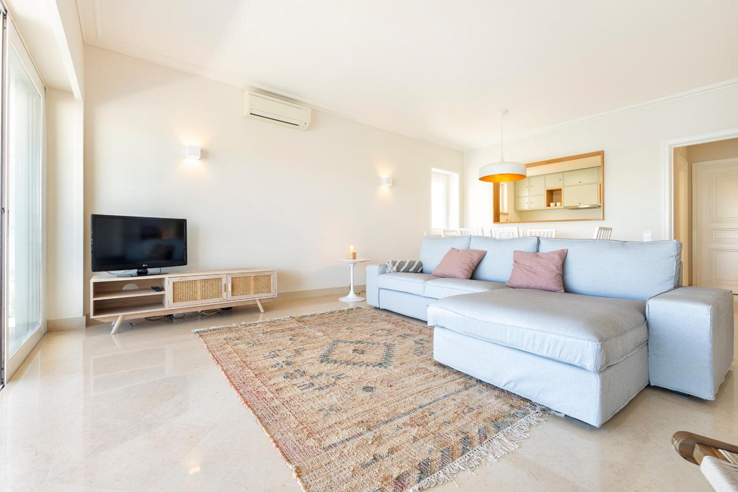 Two-Bedroom Deluxe Apartment with Ocean View photo 2