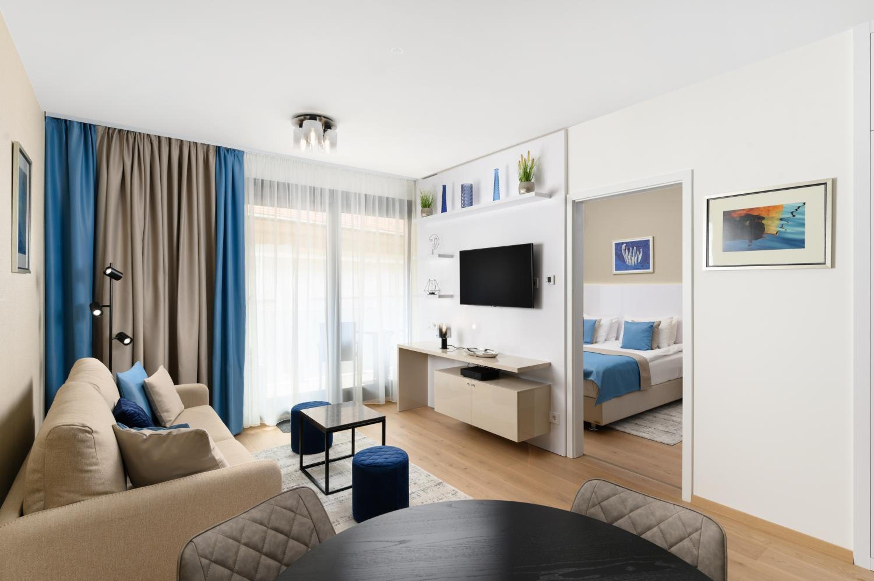 Deluxe Suite - Photo 5