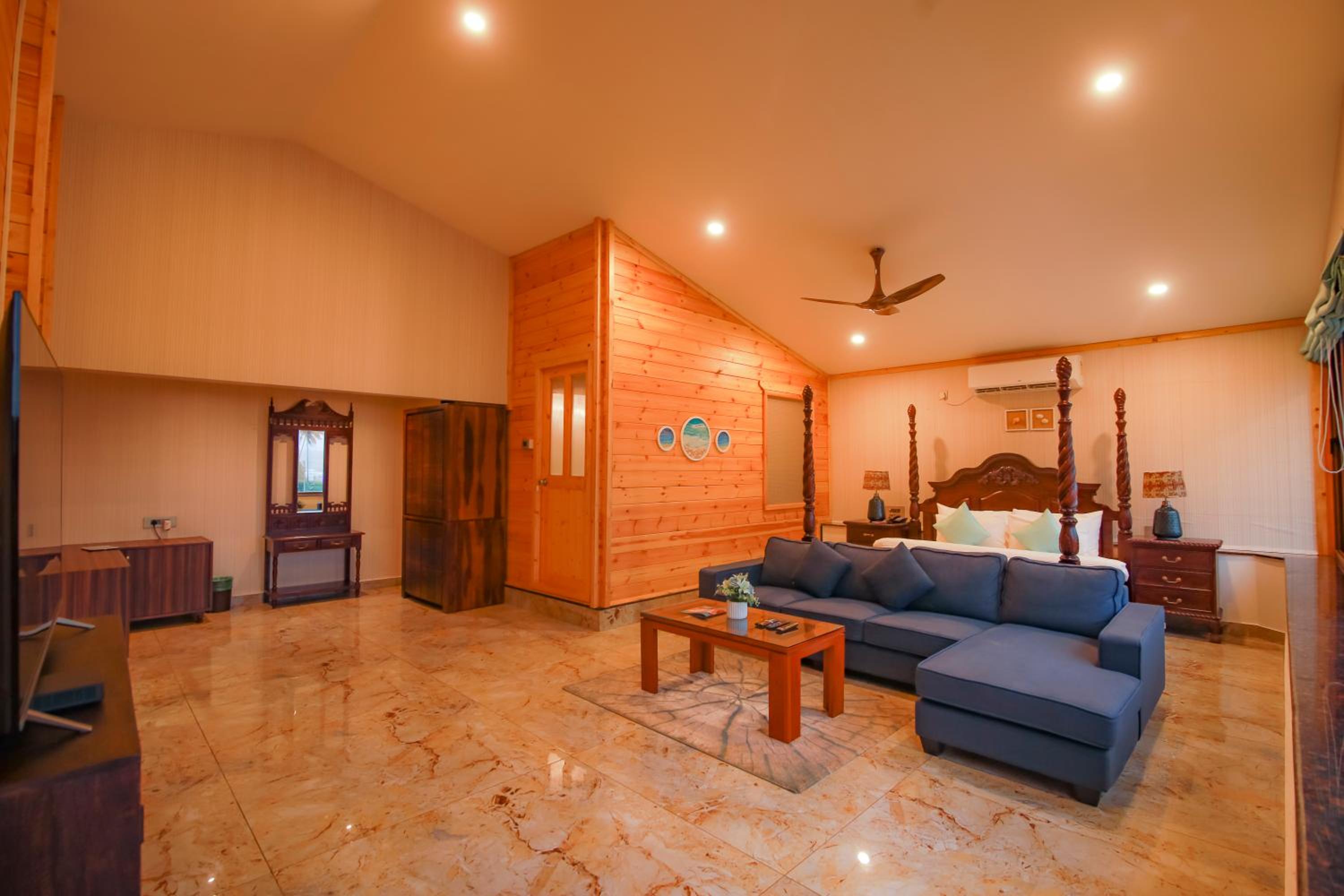Presidential Suite - 10% Discount on Food and Beverages - Complimentary Hi-Tea (4:30 to 5:30pm) - Happy Hours 1+1 (12:00 to 07:00pm)