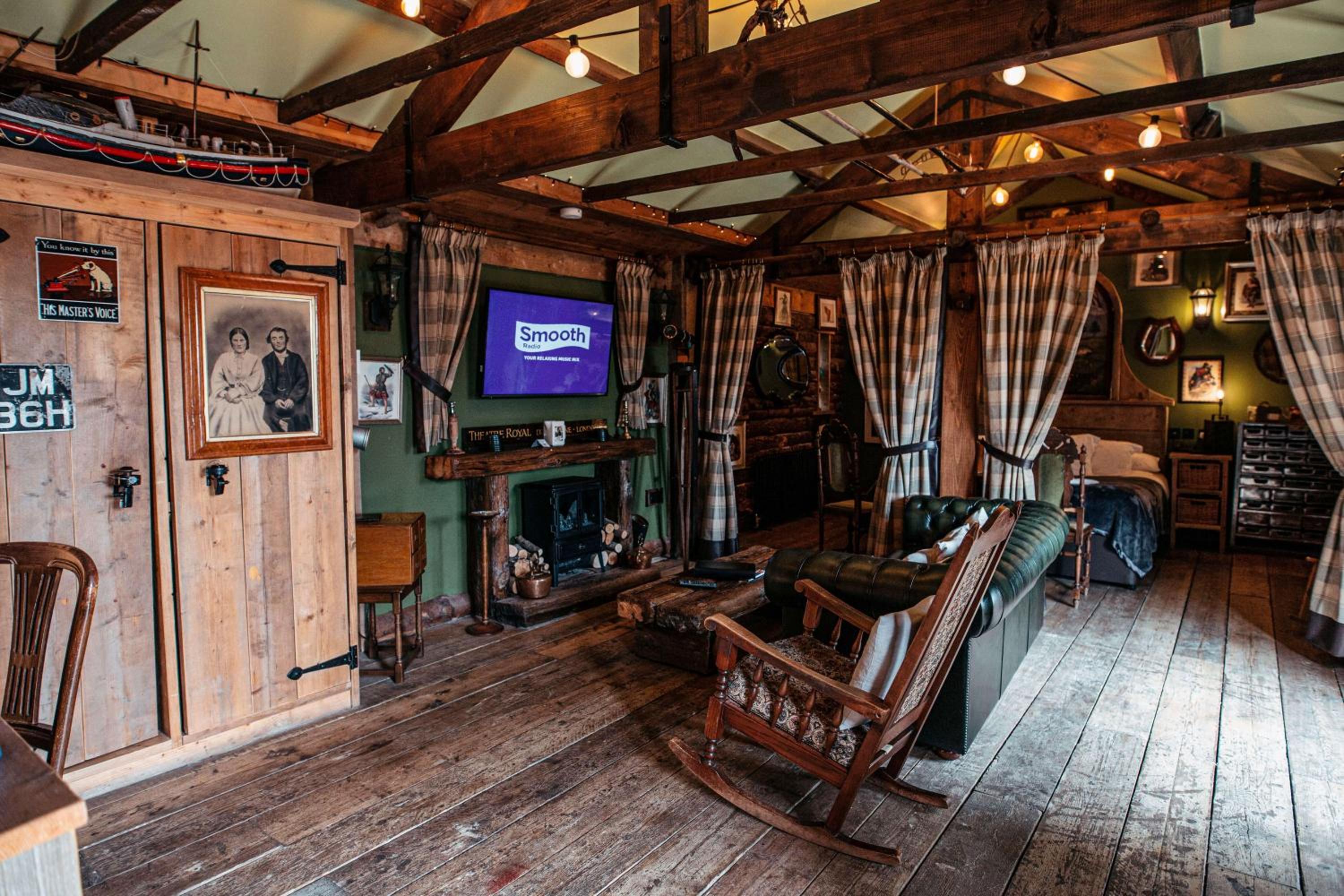 Log Cabin with Hot Tub - Photo 1
