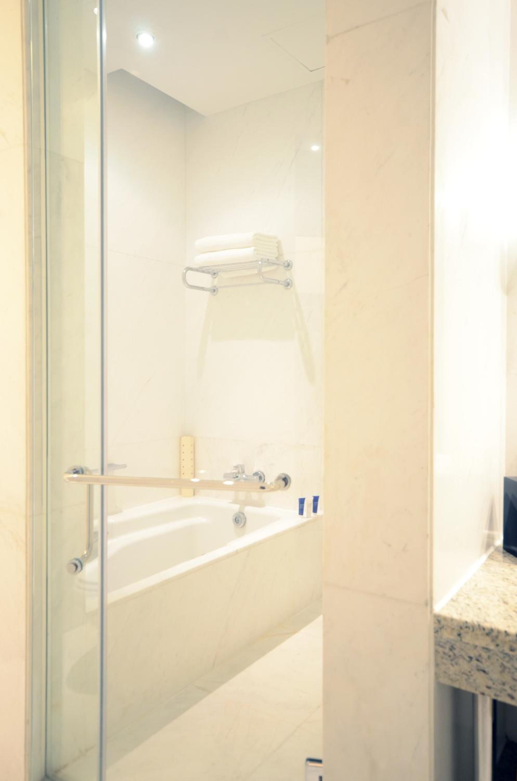 Bay View Suite - Photo 7