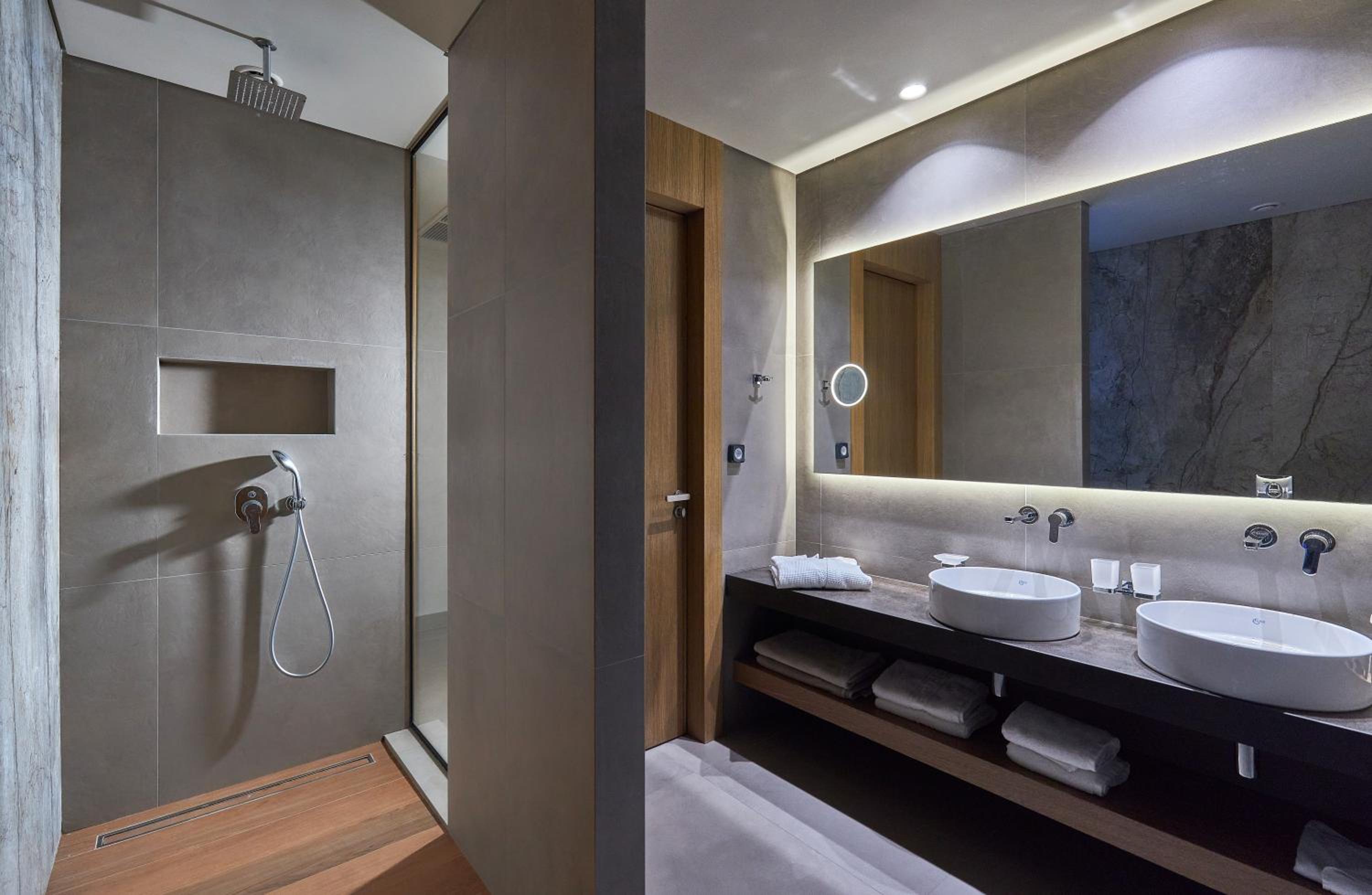 Aquamarine Suite Mountain View with Plunge Pool - Photo 5