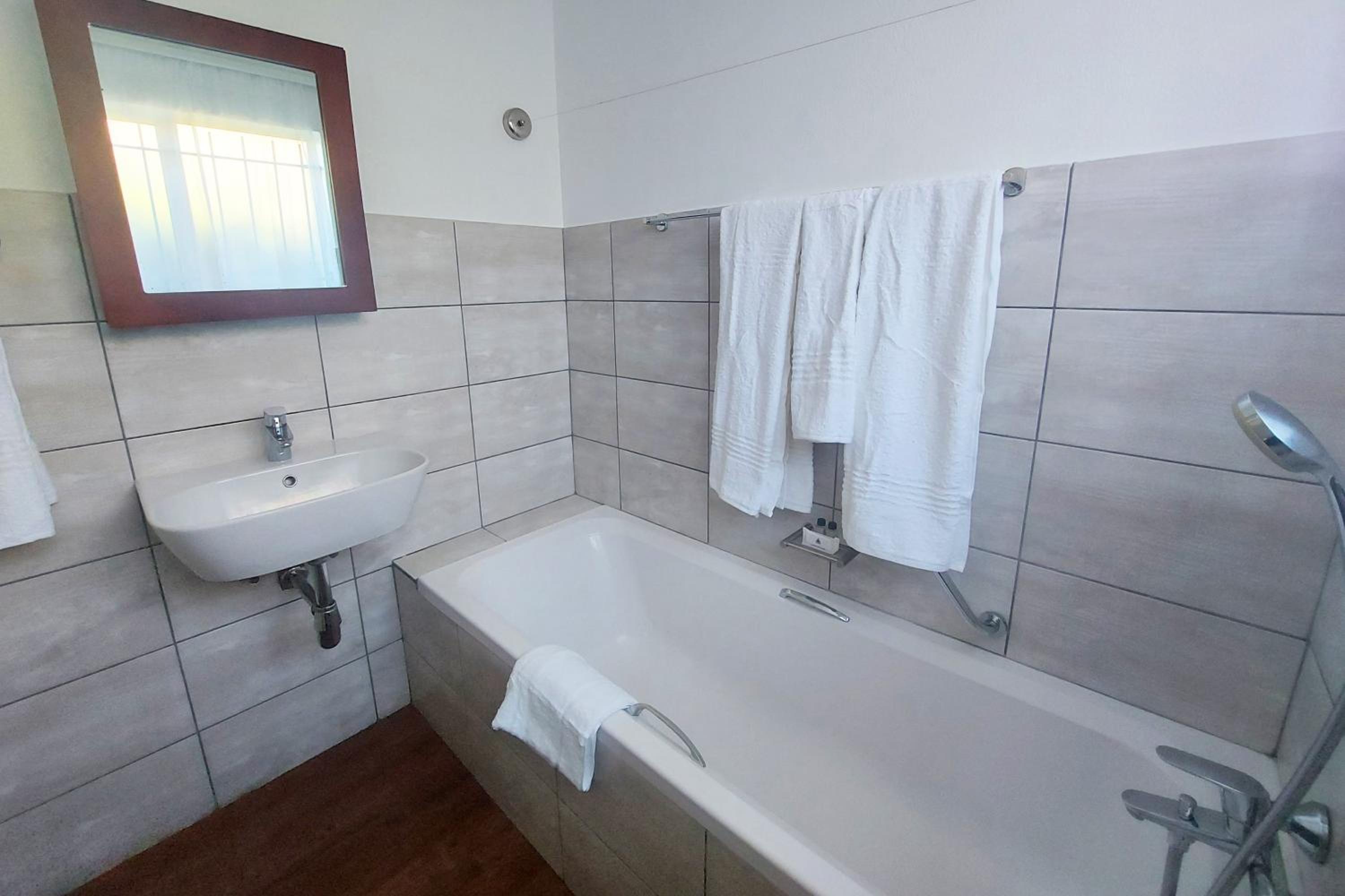 Three-Bedroom Chalet - Photo 14