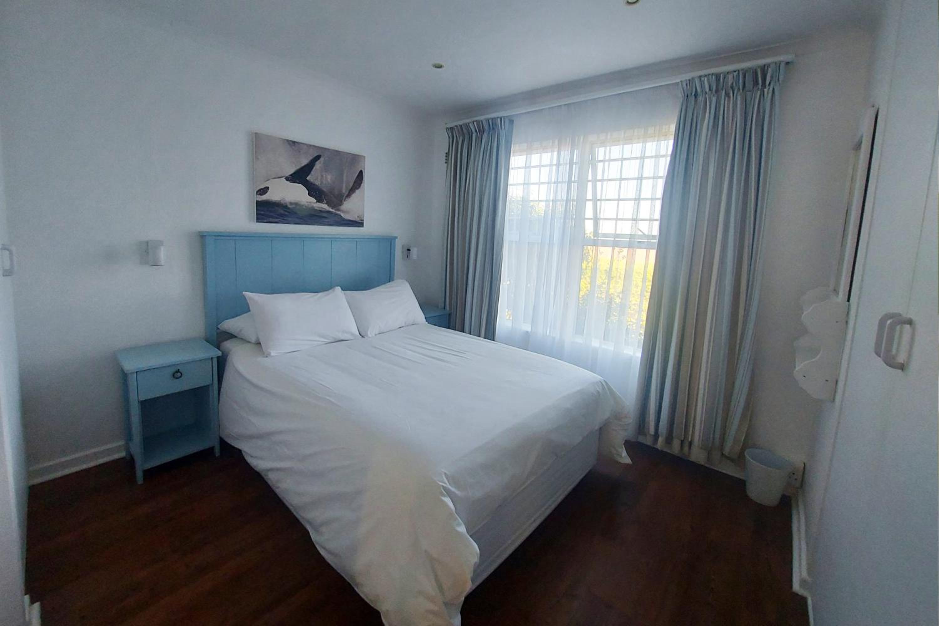 Three-Bedroom Chalet - Photo 4