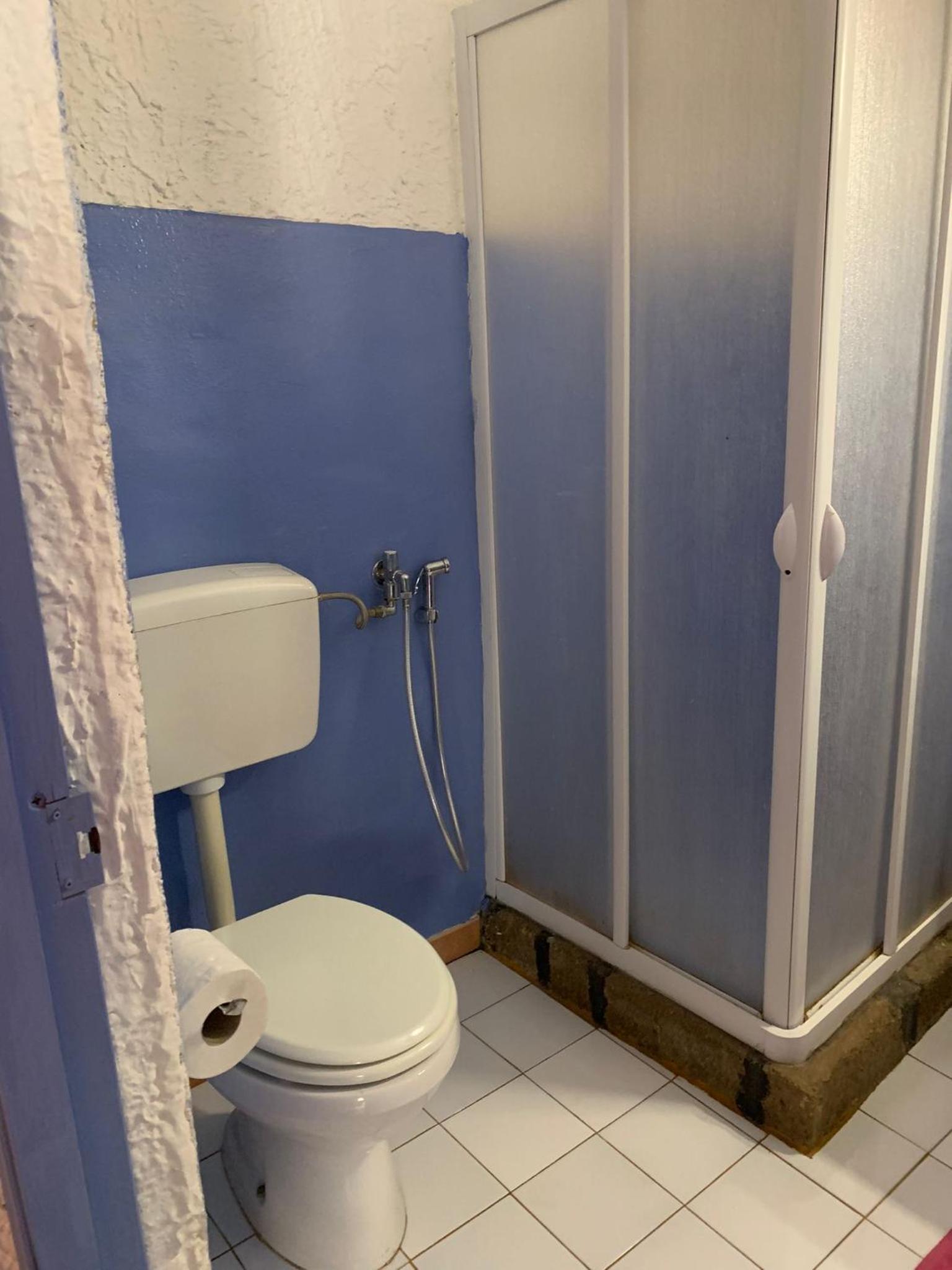 Double Room with Private Bathroom - Photo 2