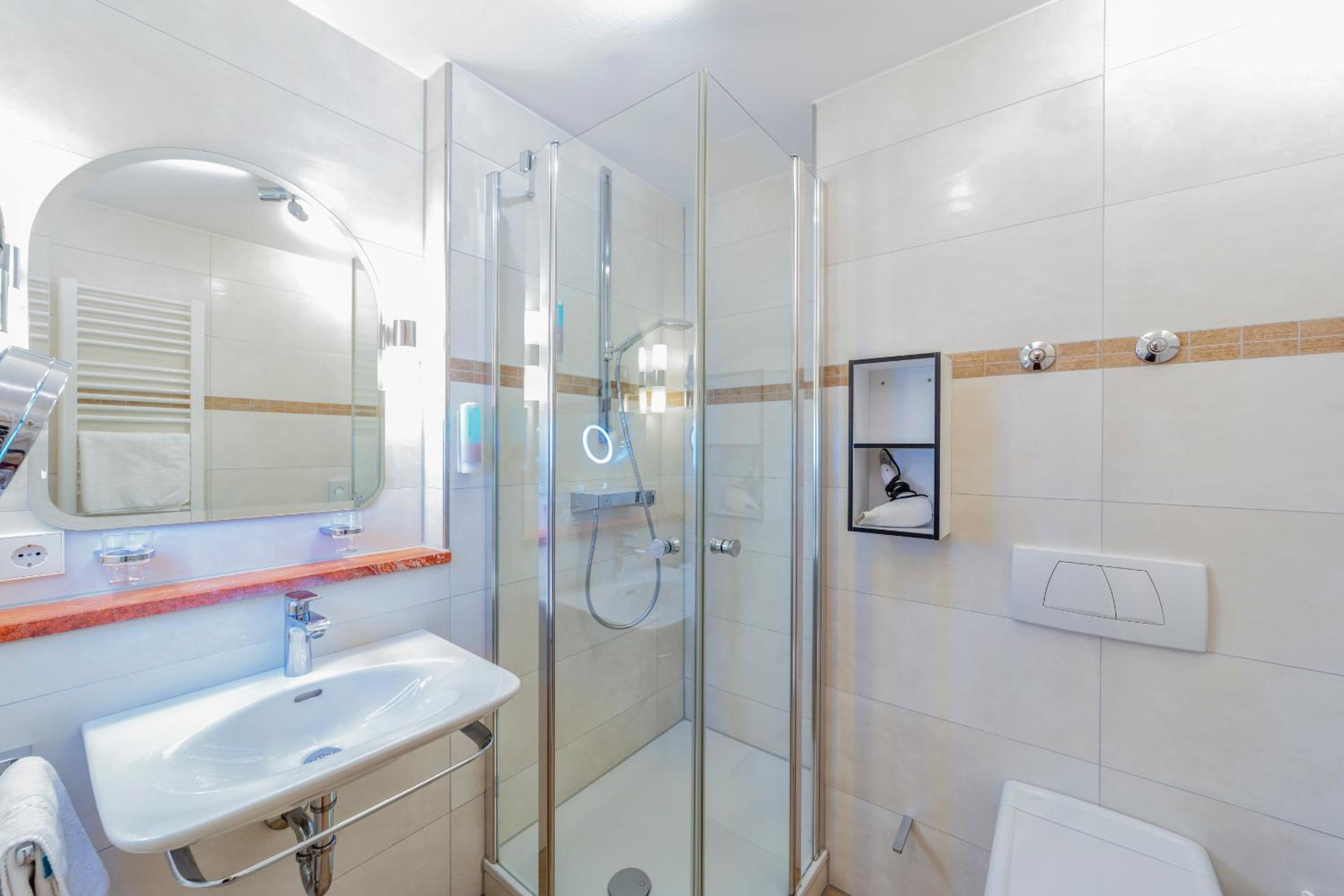Apartment with Lakeside photo 2