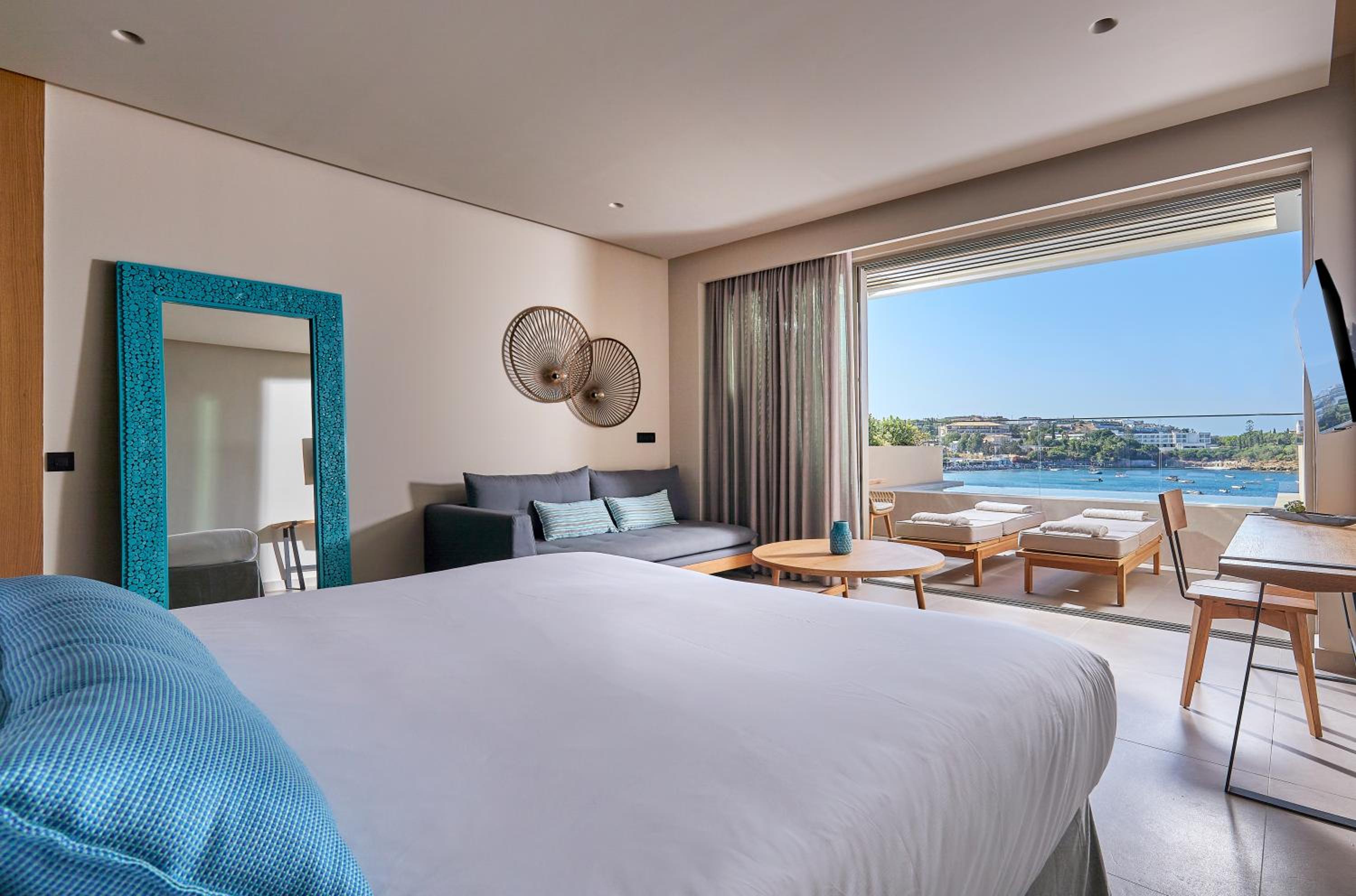 Aquamarine Suite Sea View with Plunge Pool - Photo 1