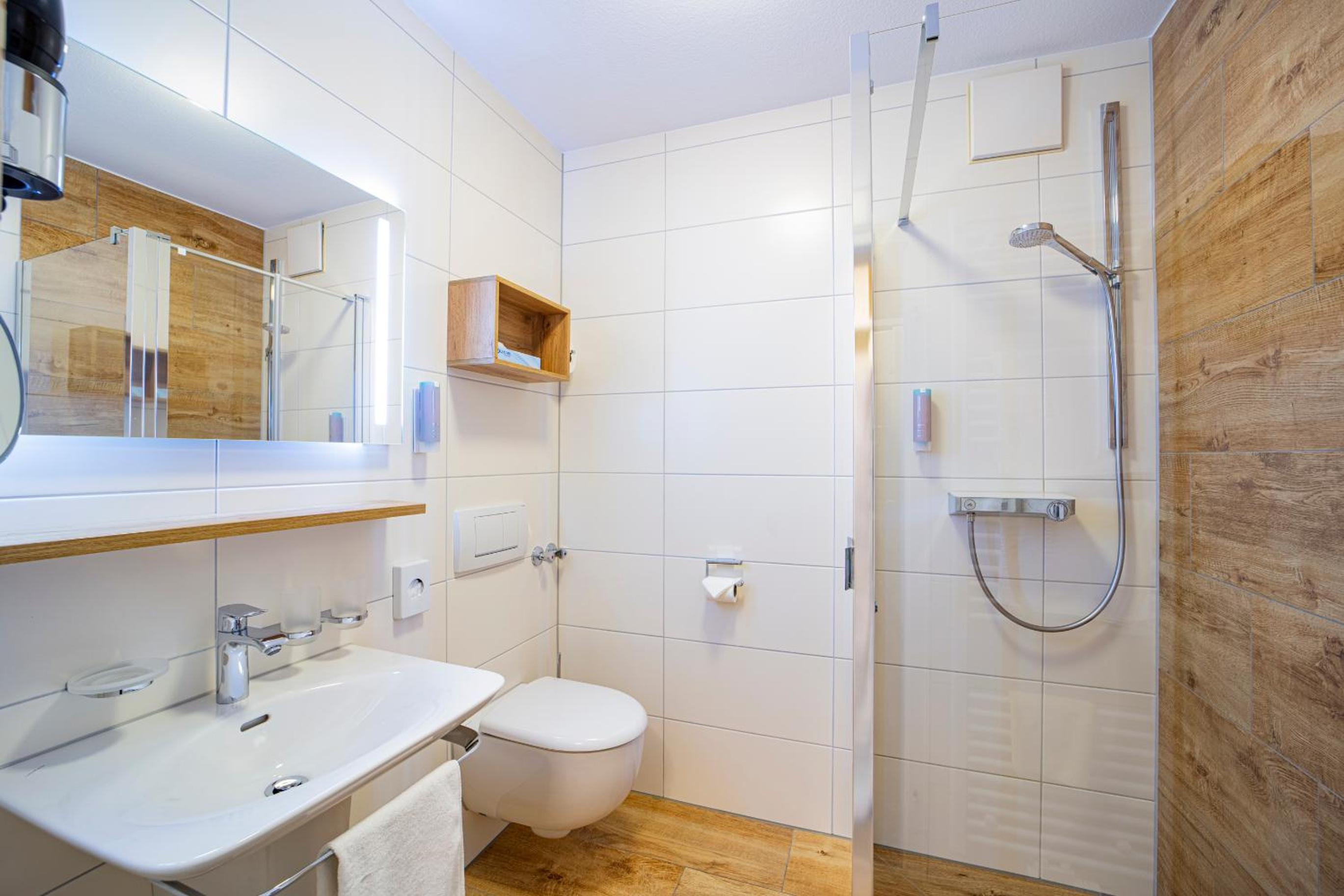 Double Room Lakeside photo 2