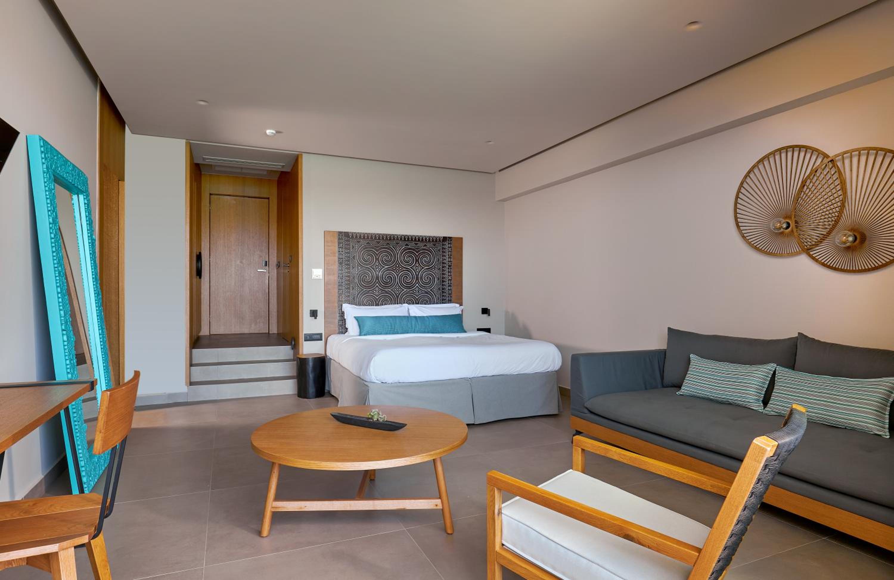 Aquamarine Suite Mountain View with Plunge Pool - Photo 1