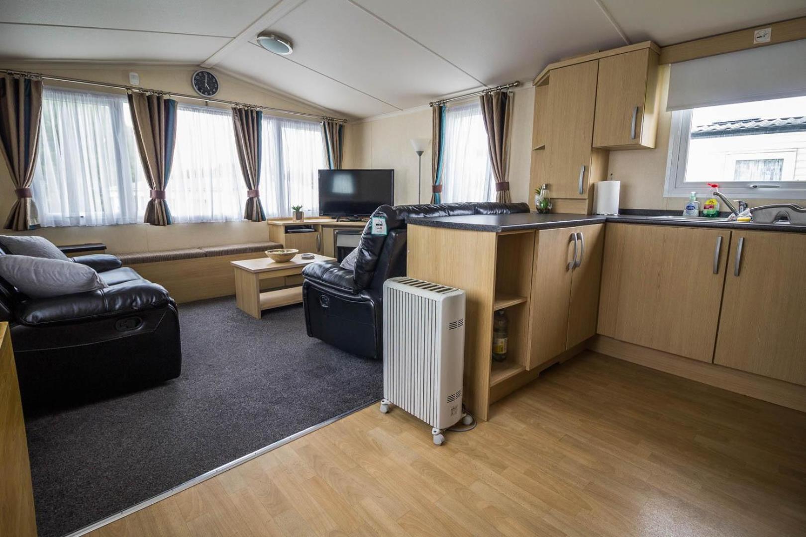 Three-Bedroom Mobile Home photo 1