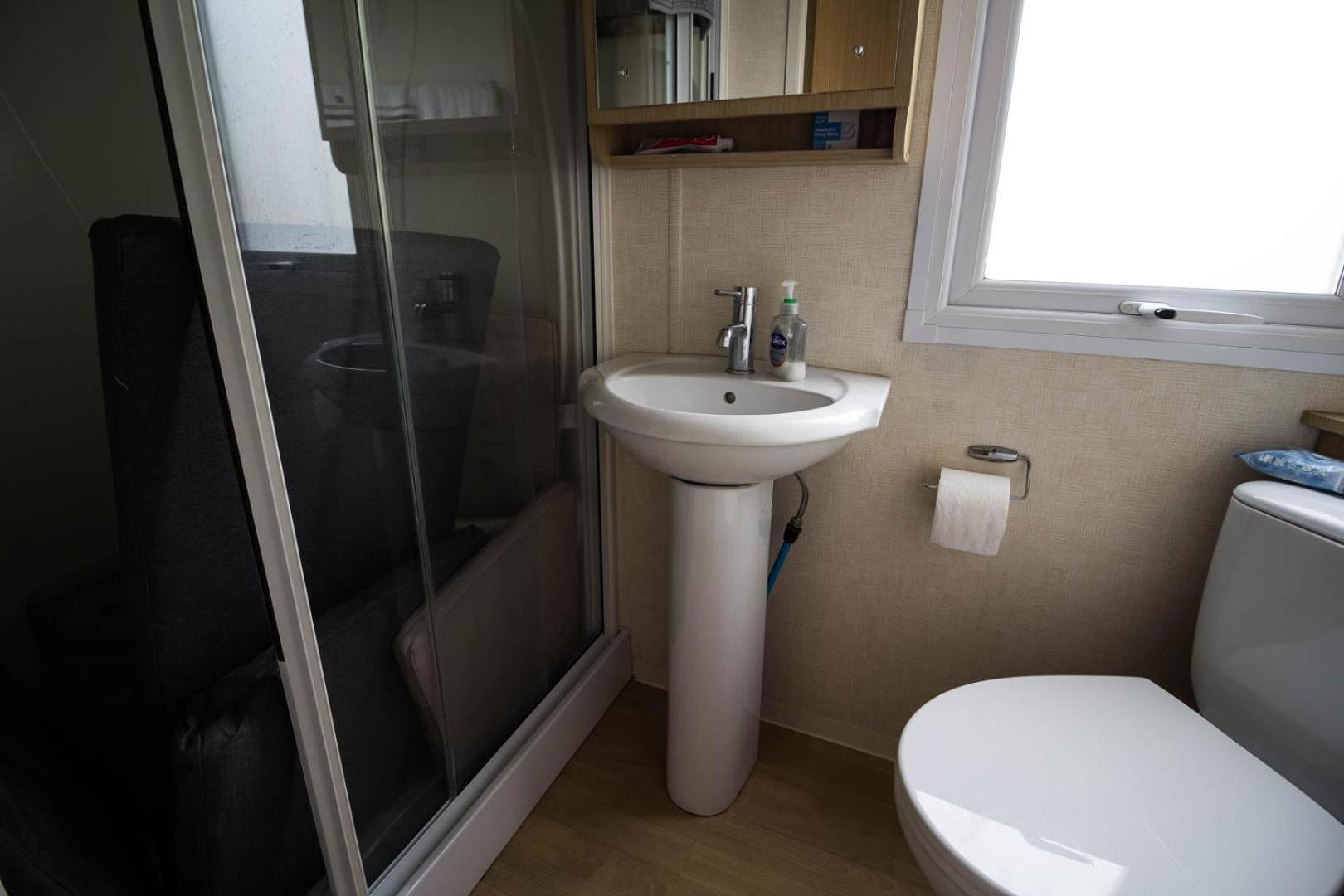 Three-Bedroom Mobile Home photo 2