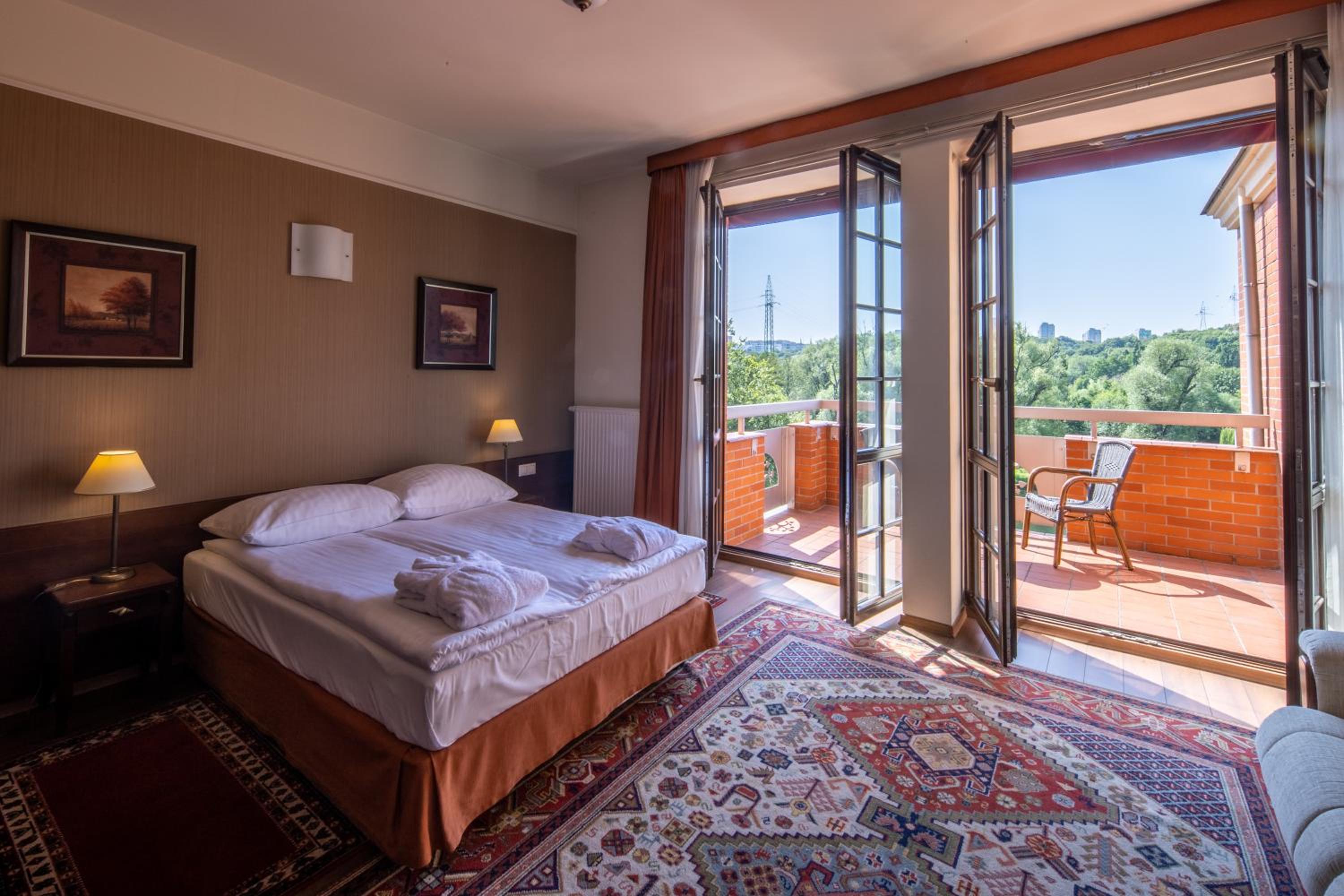 Deluxe Double Room with Balcony - Photo 1