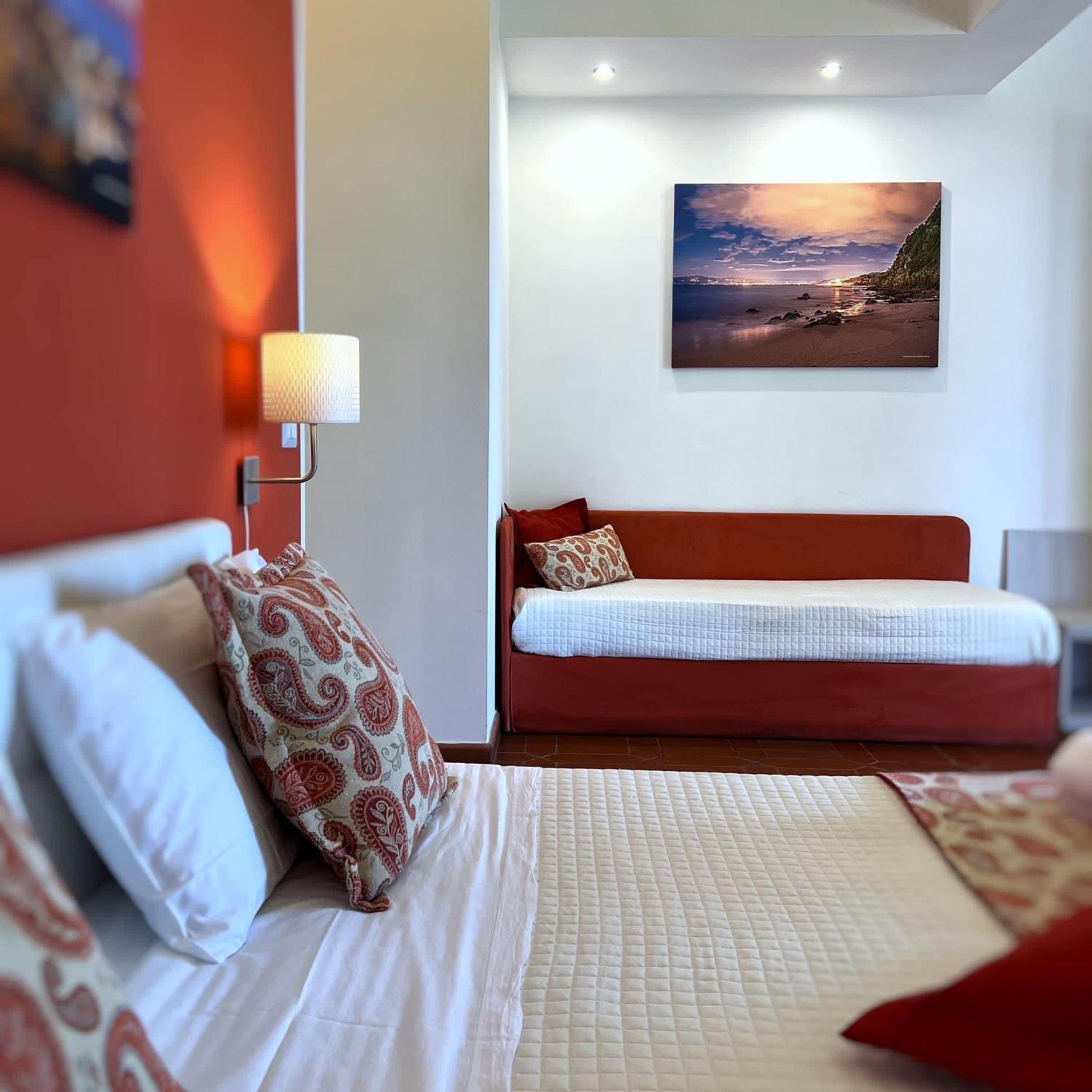 Double or Twin Room with Sea View - Photo 1