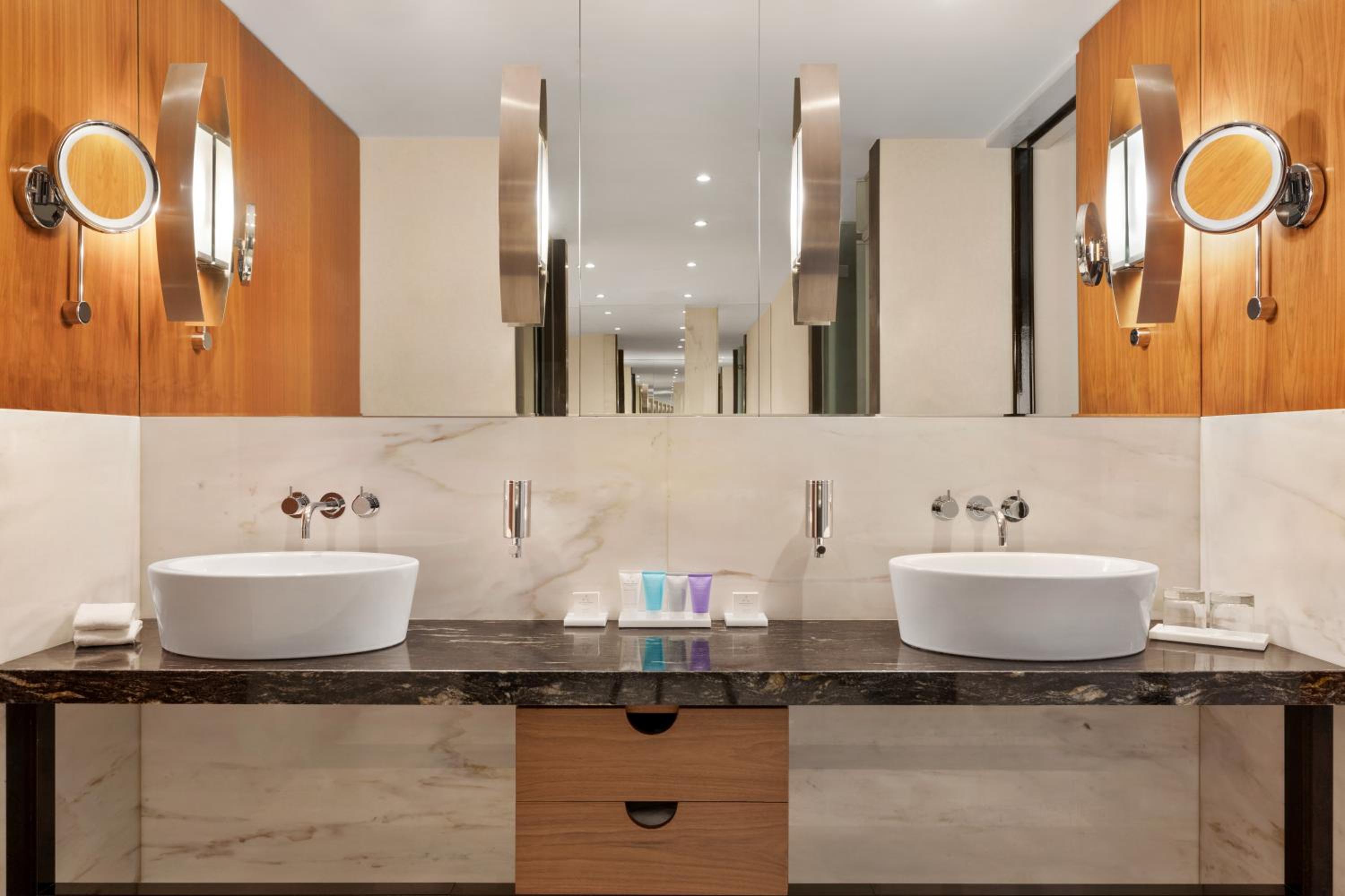 Presidential King Suite photo 3