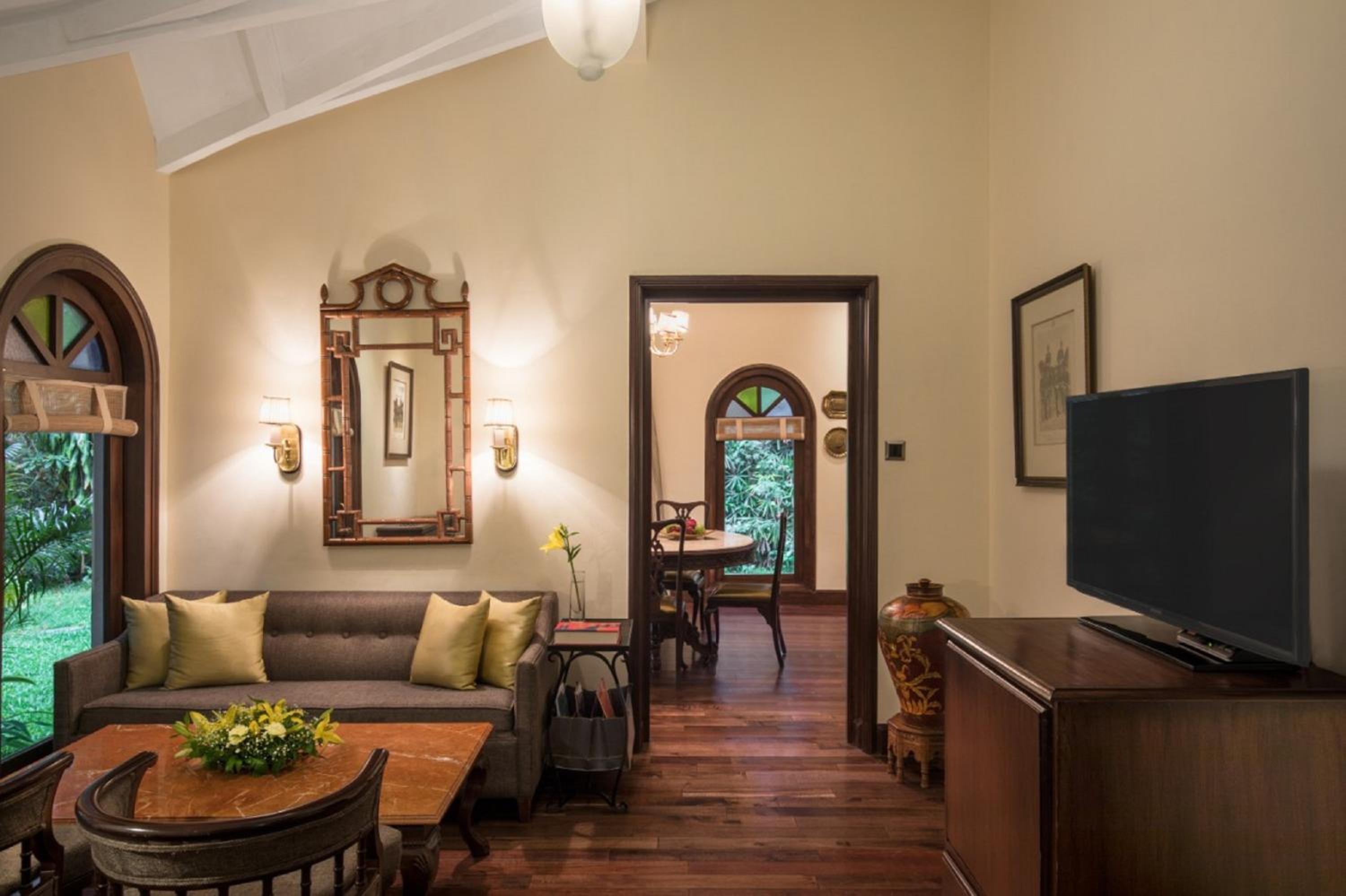 Grande Luxury Suite One Bedroom Garden View King Bed