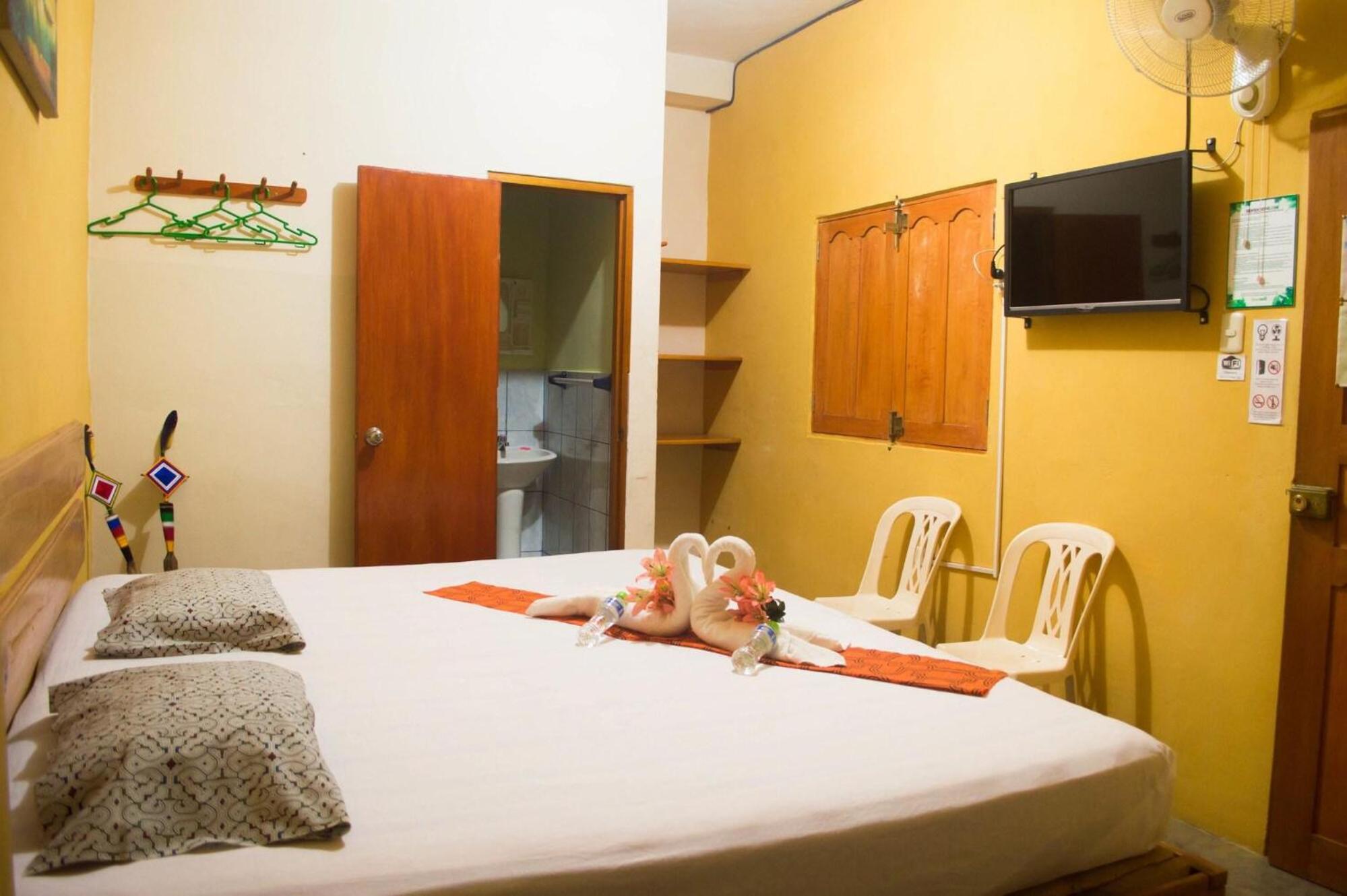 Budget Double Room photo 3