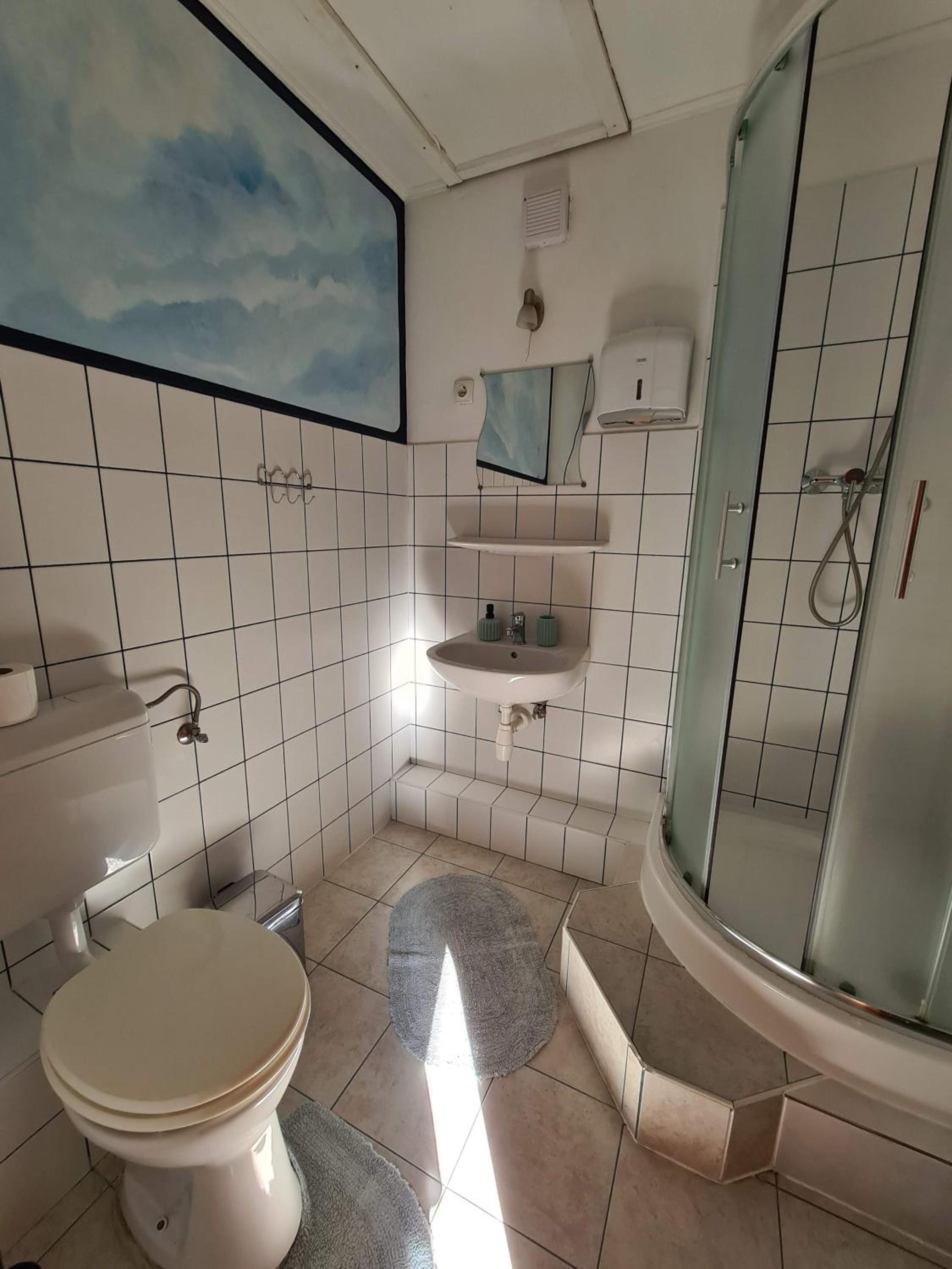 Family Room with Bathroom - Photo 2