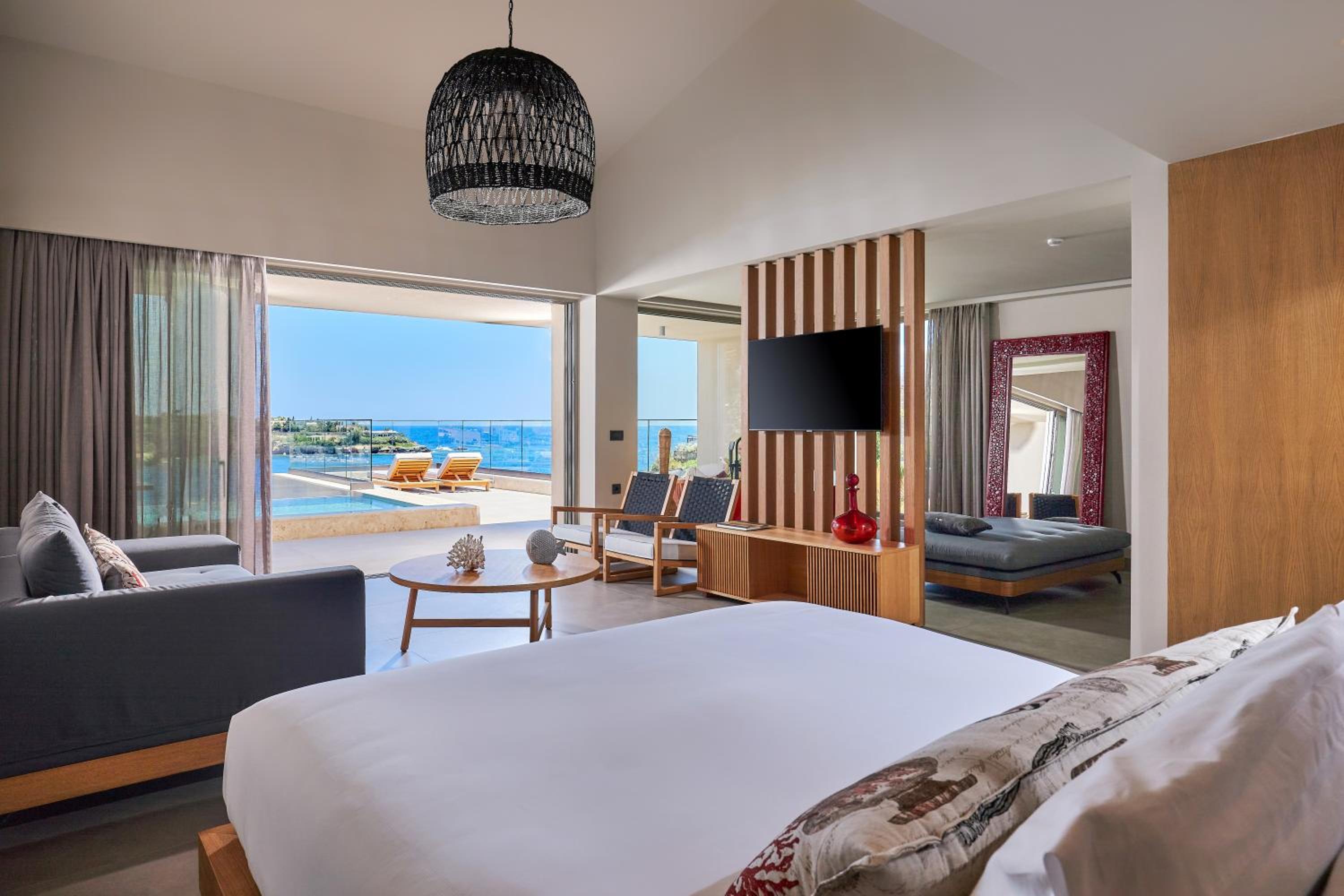 Ruby Ambassador Suite Sea View with Plunge Pool photo 3