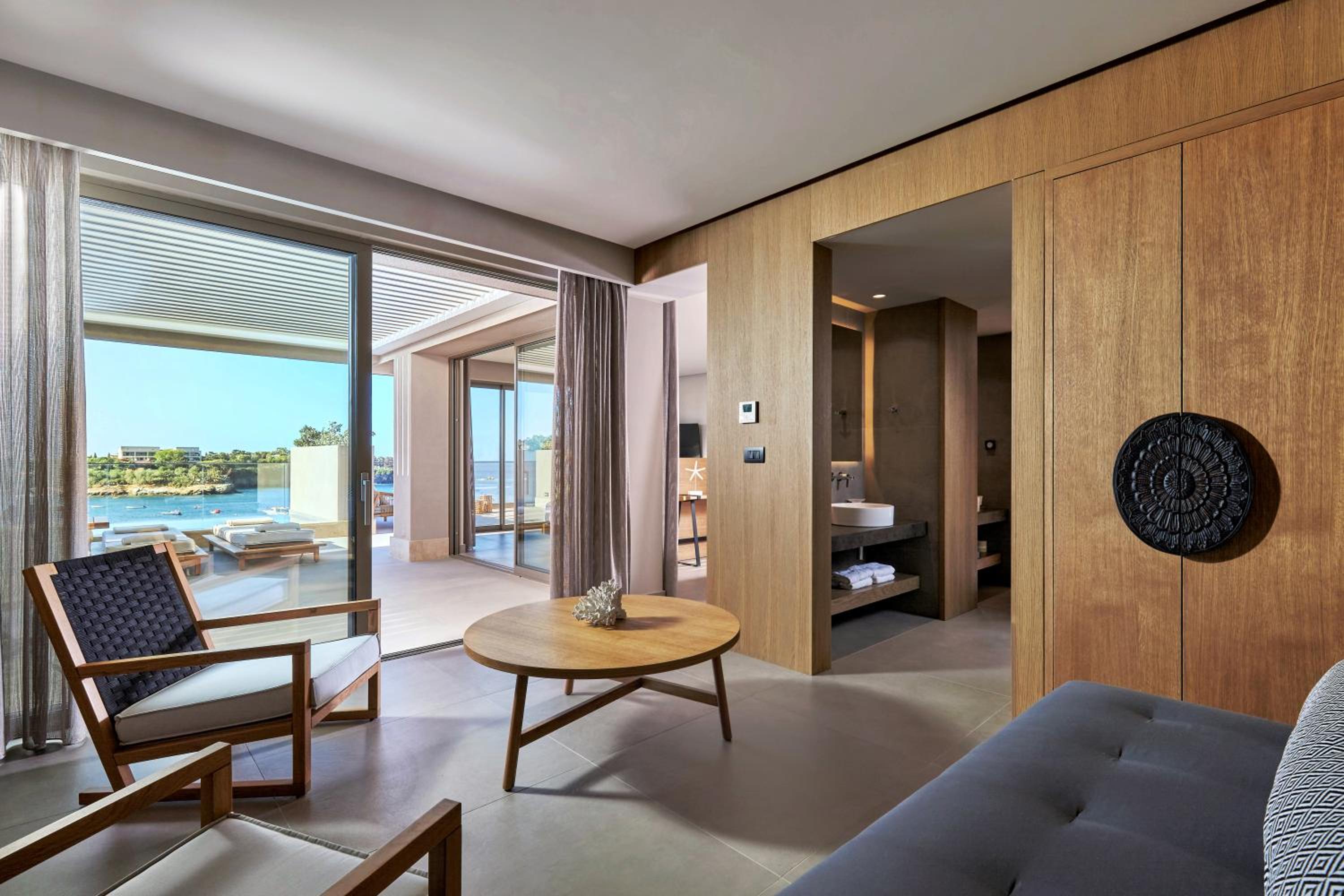 Diamond Ambassador Suite Sea View with Plunge Pool