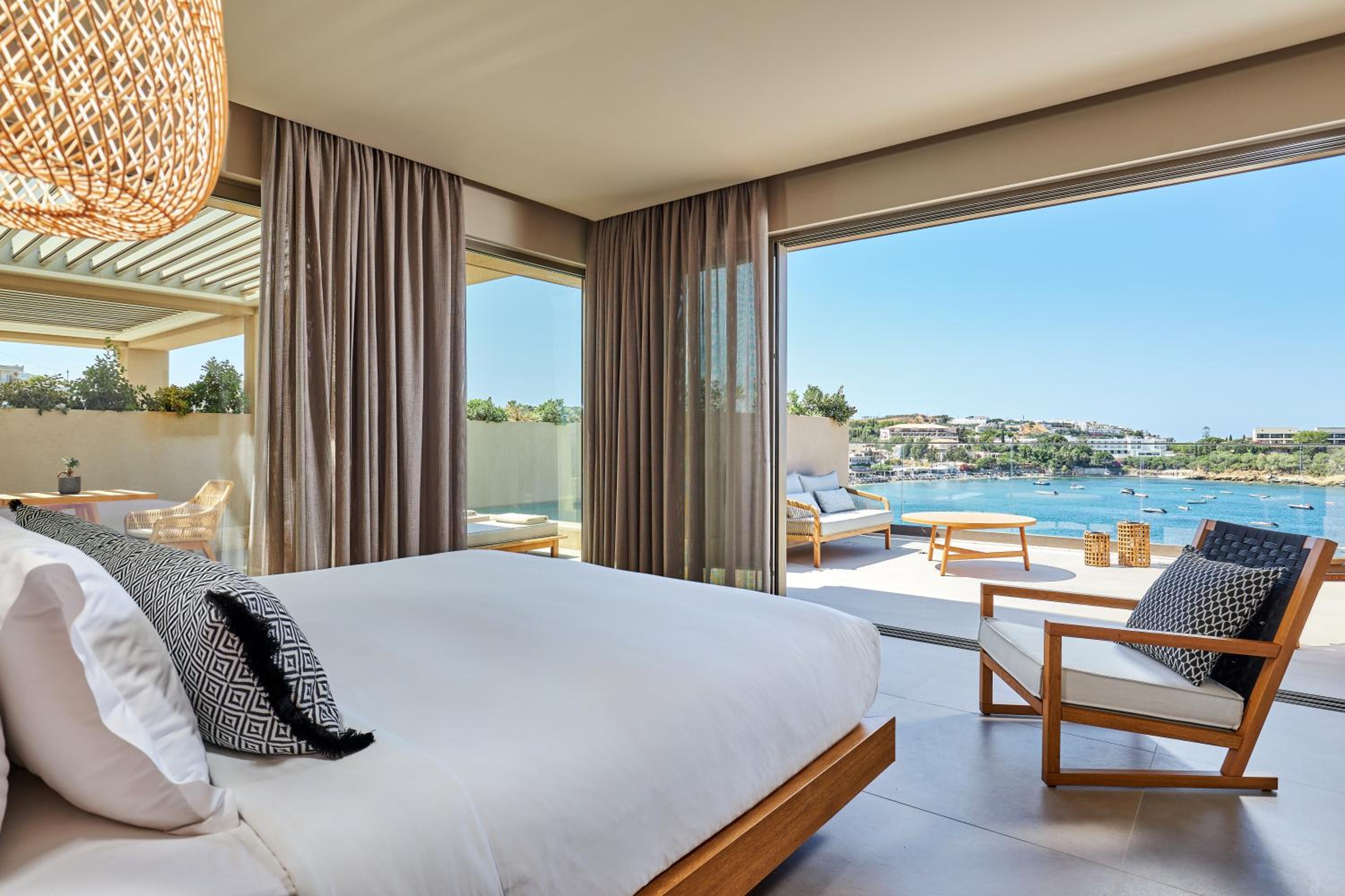 Diamond Ambassador Suite Sea View with Plunge Pool photo 2