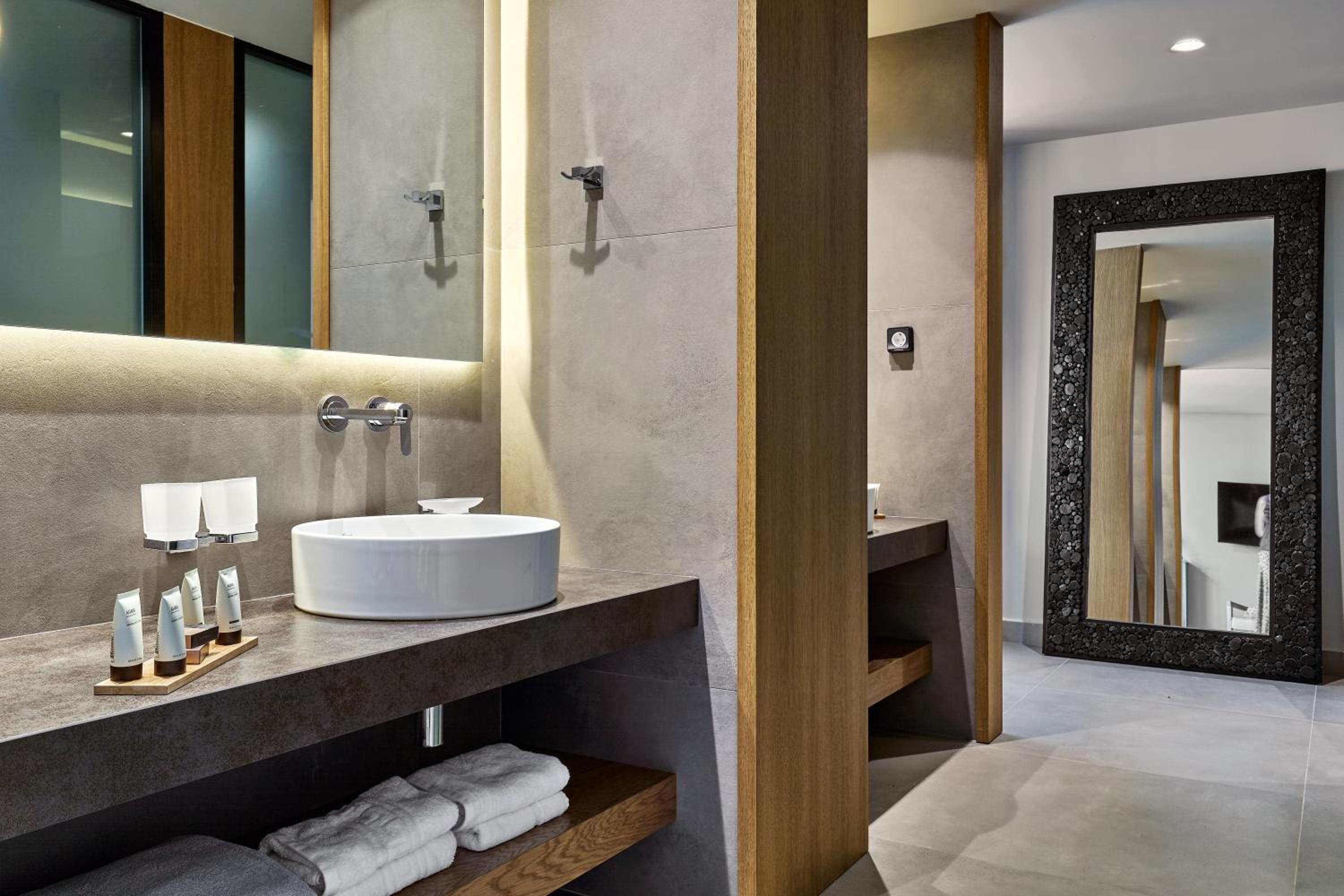 Diamond Ambassador Suite Sea View with Plunge Pool photo 3